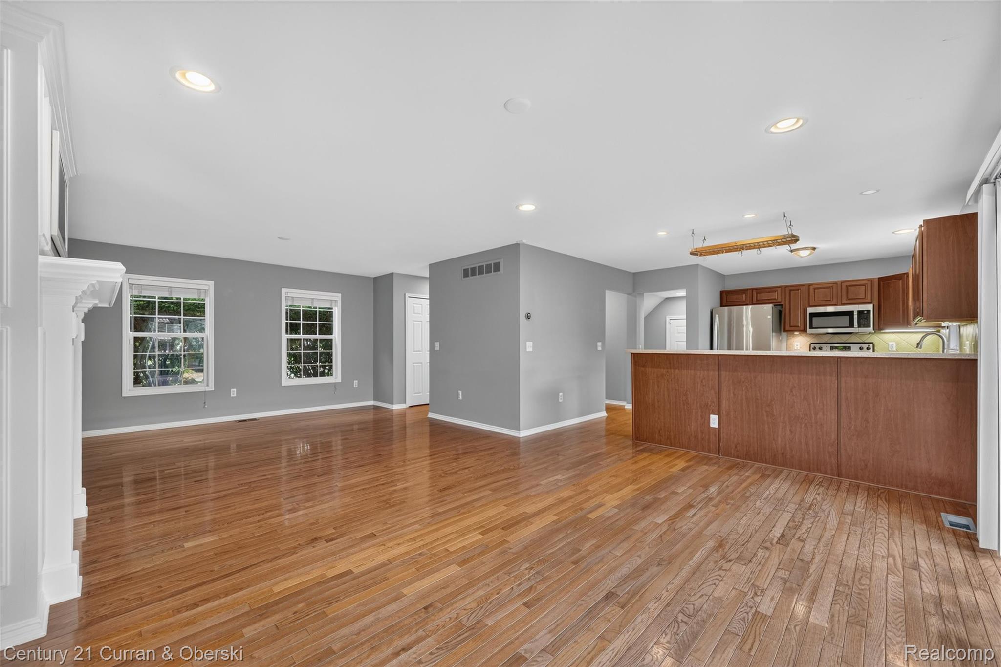 3813 Rochester Road