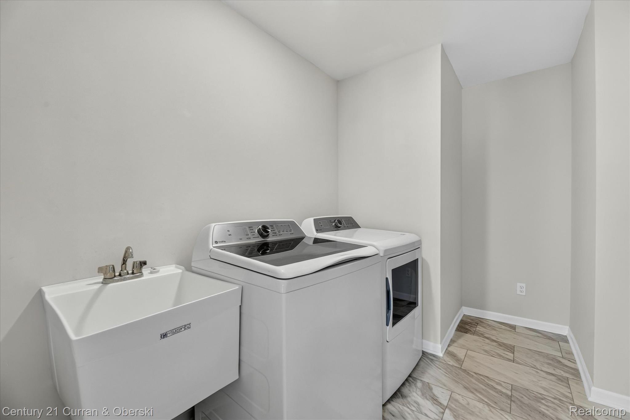8404 Capstone Drive