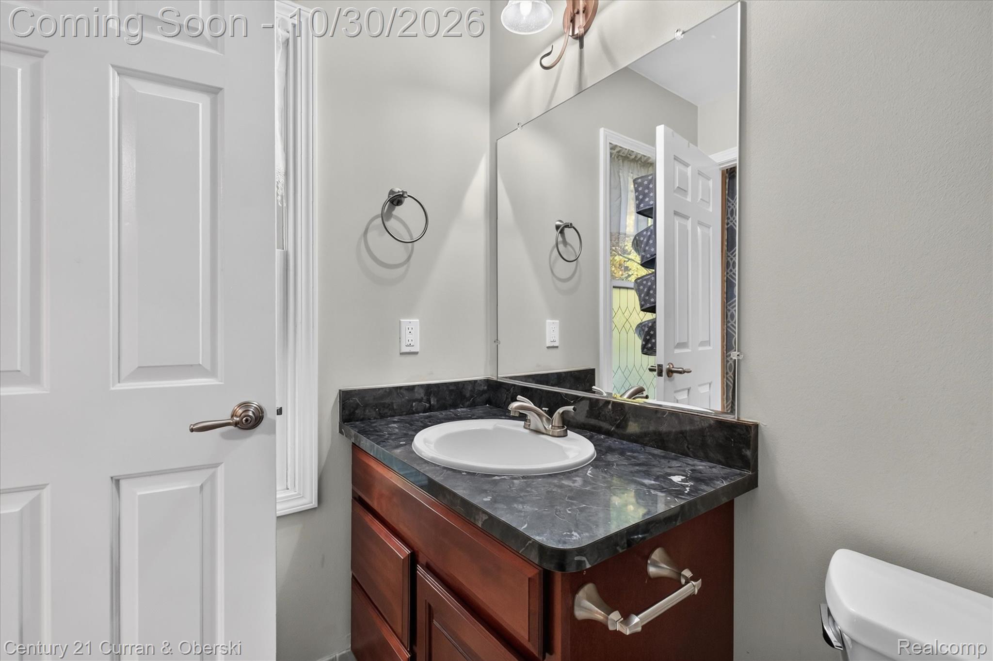 6307 Wildwood LN