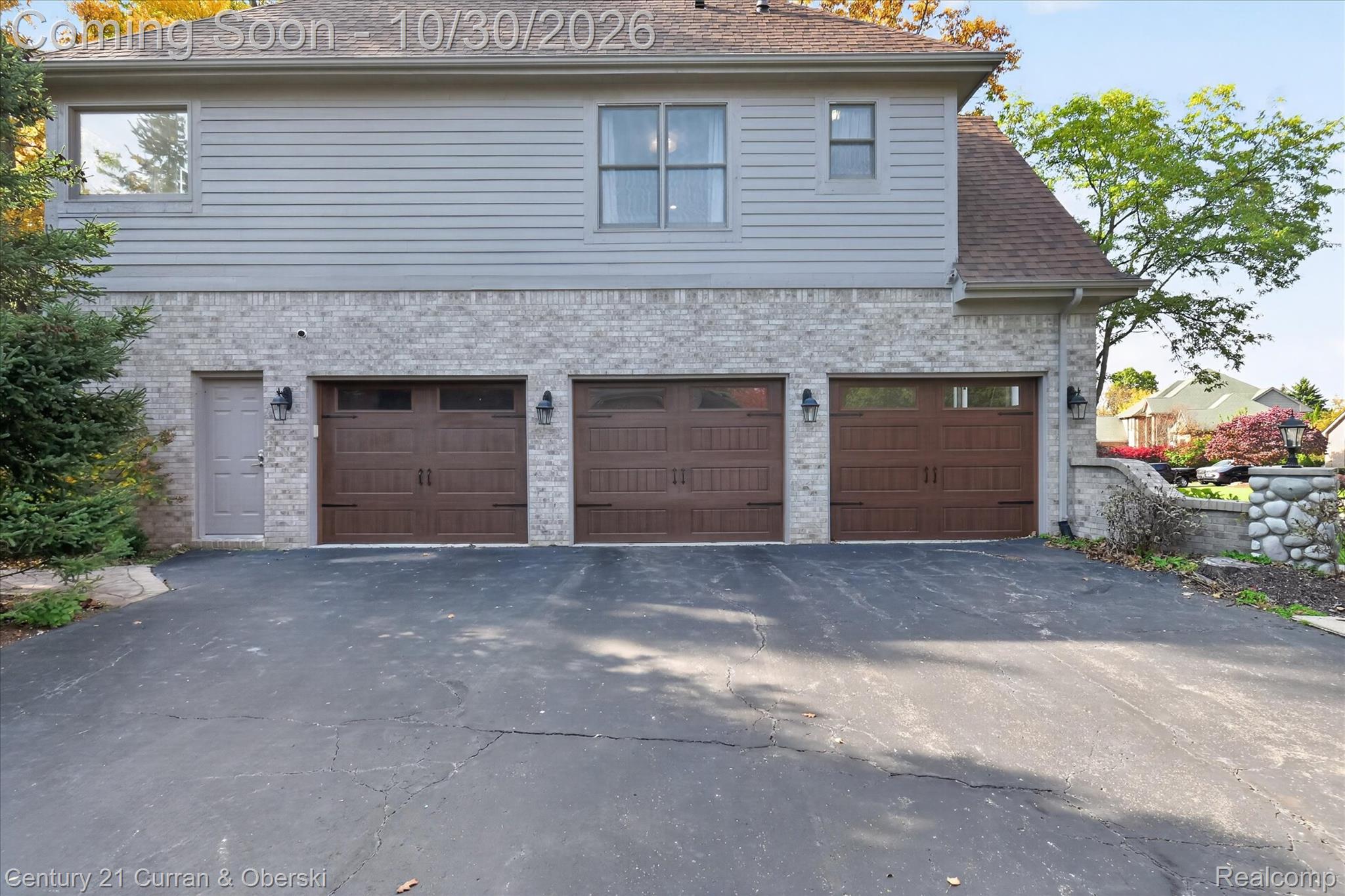 6307 Wildwood LN