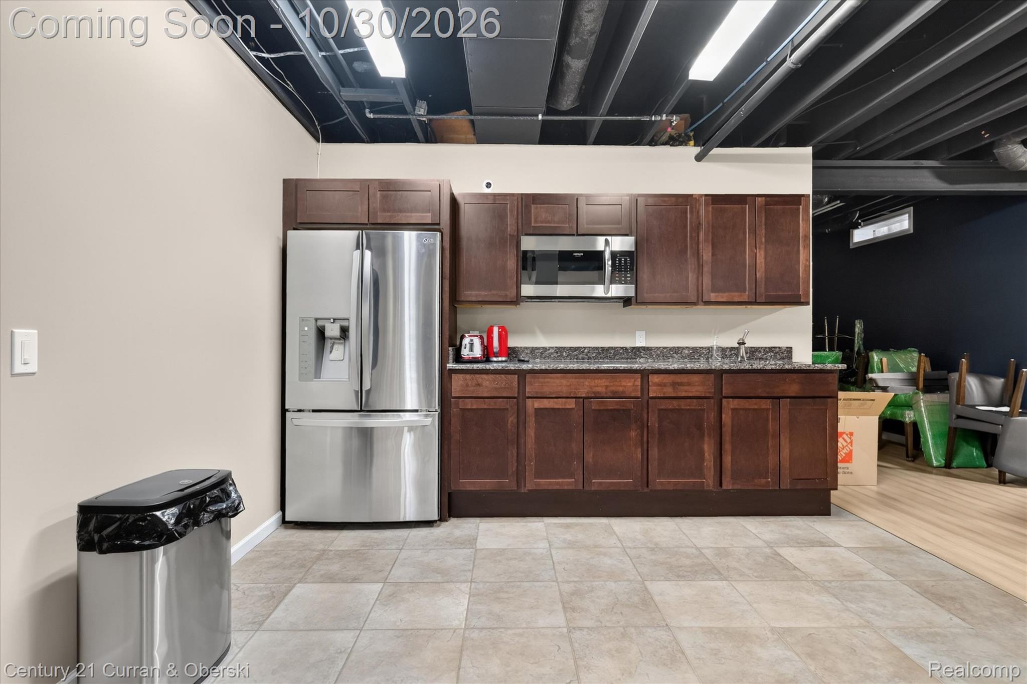 6307 Wildwood LN