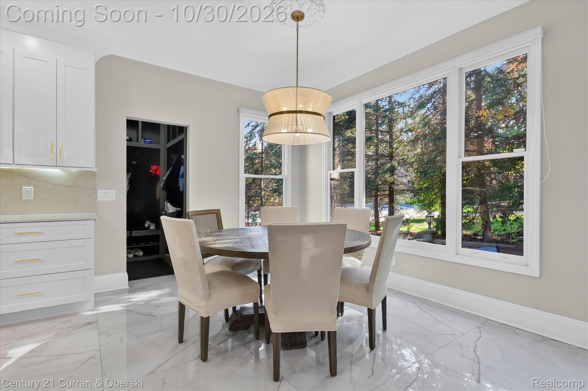 6307 Wildwood LN