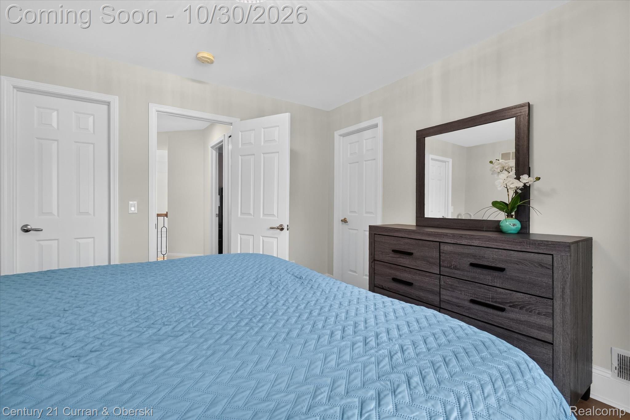 6307 Wildwood LN