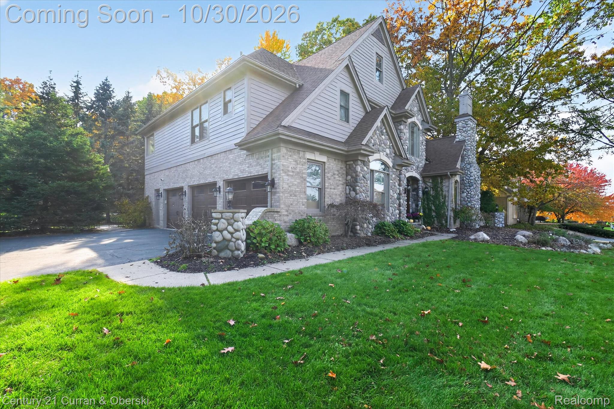 6307 Wildwood LN