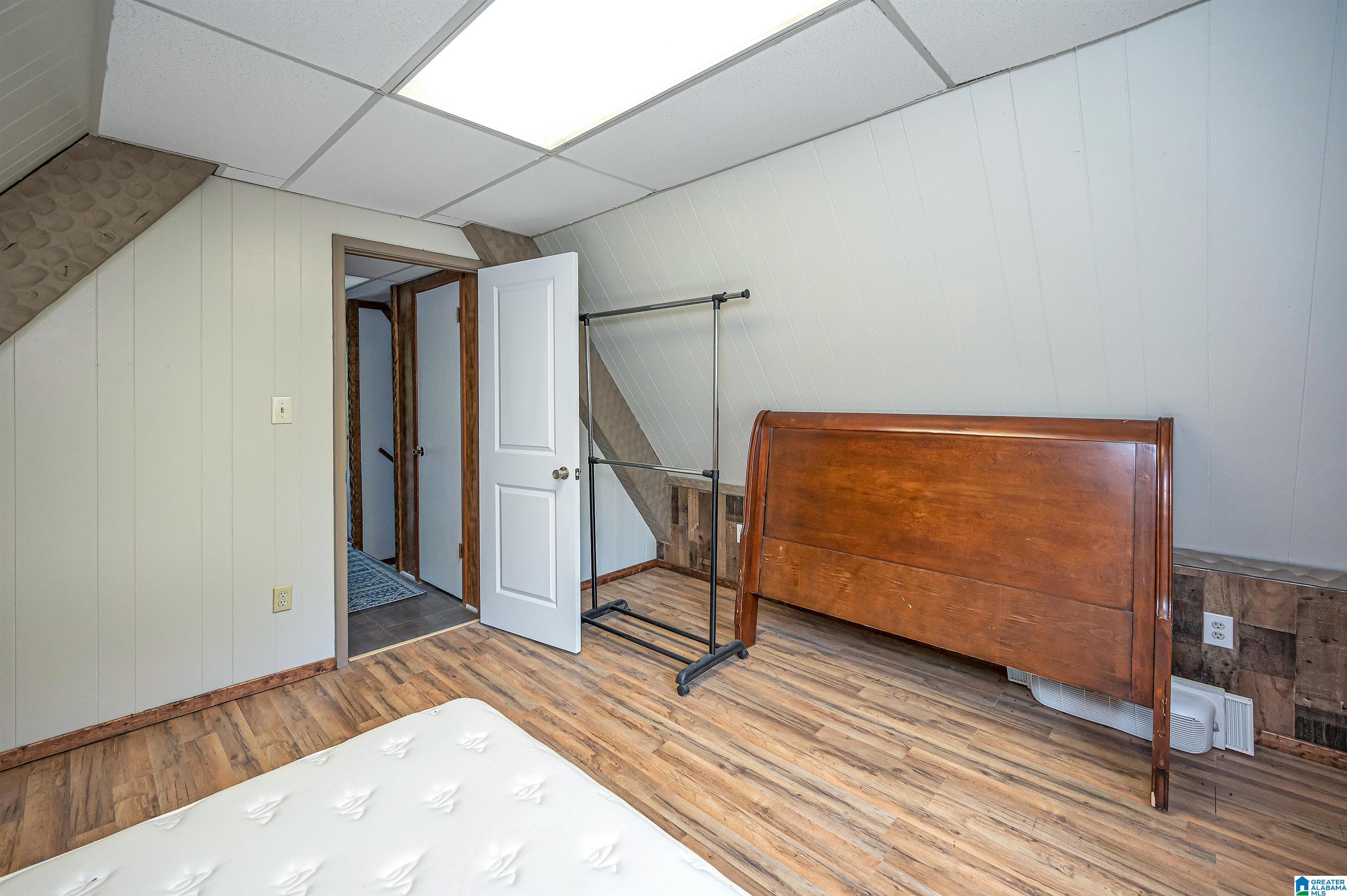 1061 COUNTY ROAD 998