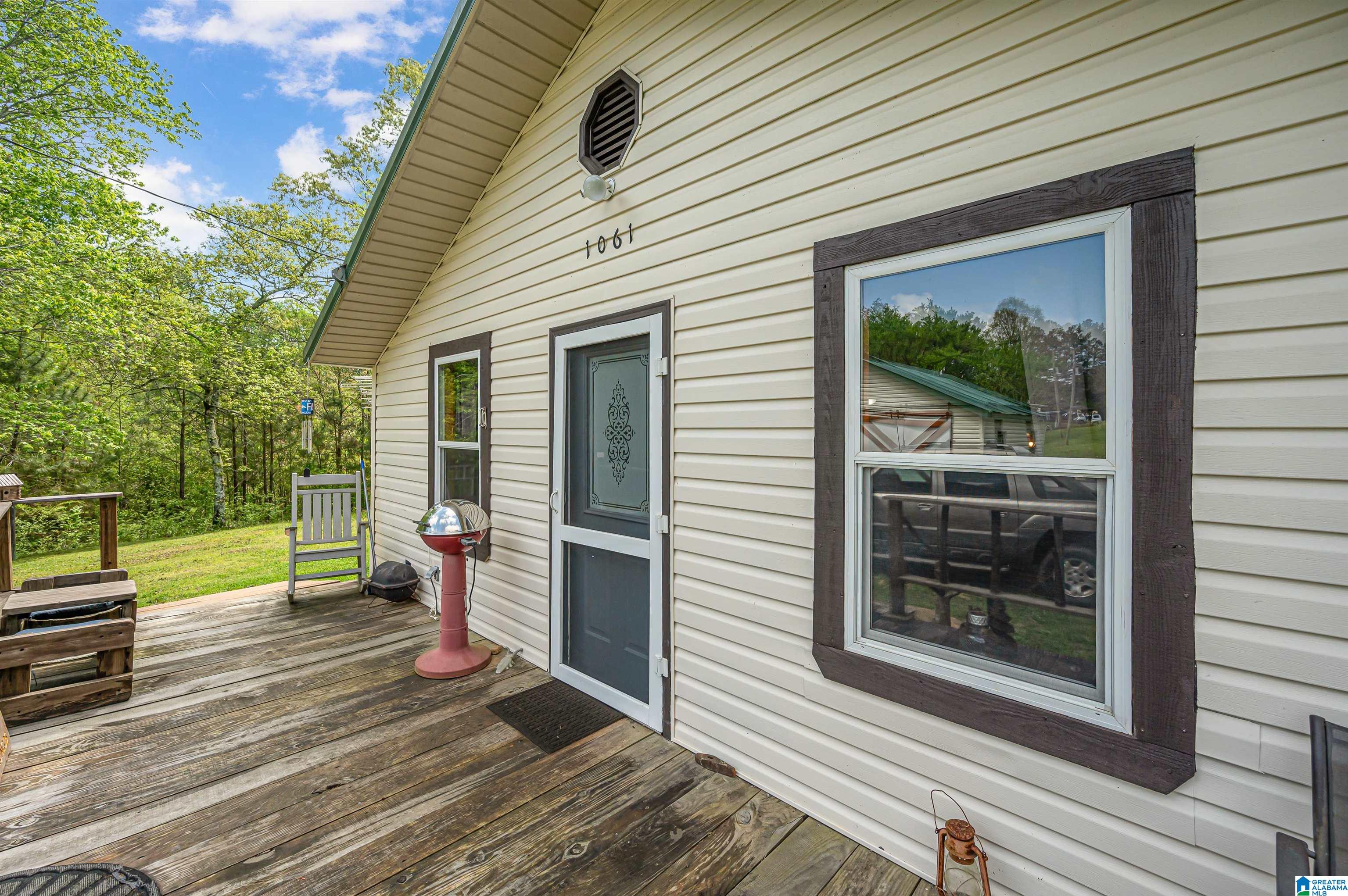 1061 COUNTY ROAD 998