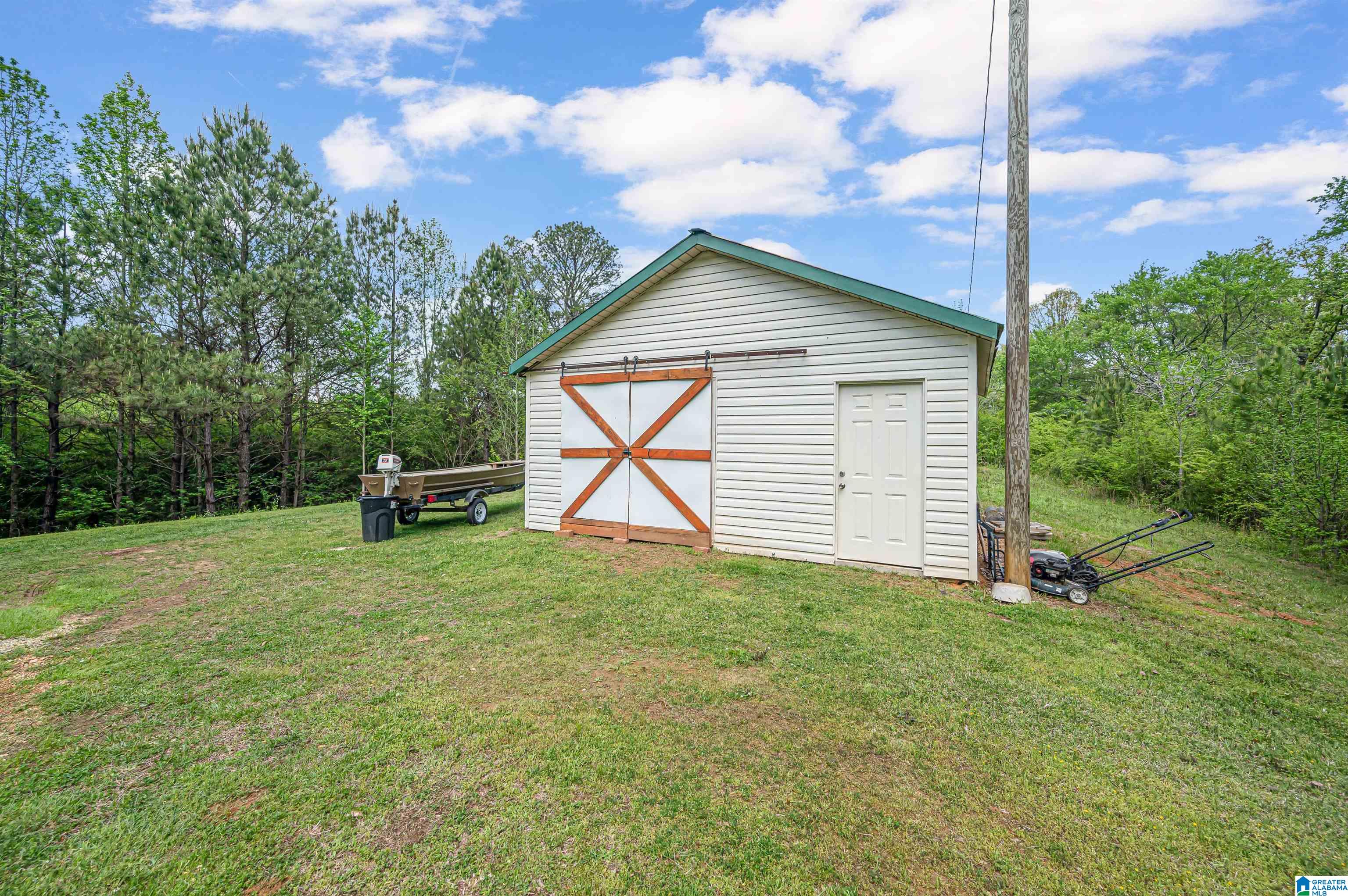 1061 COUNTY ROAD 998