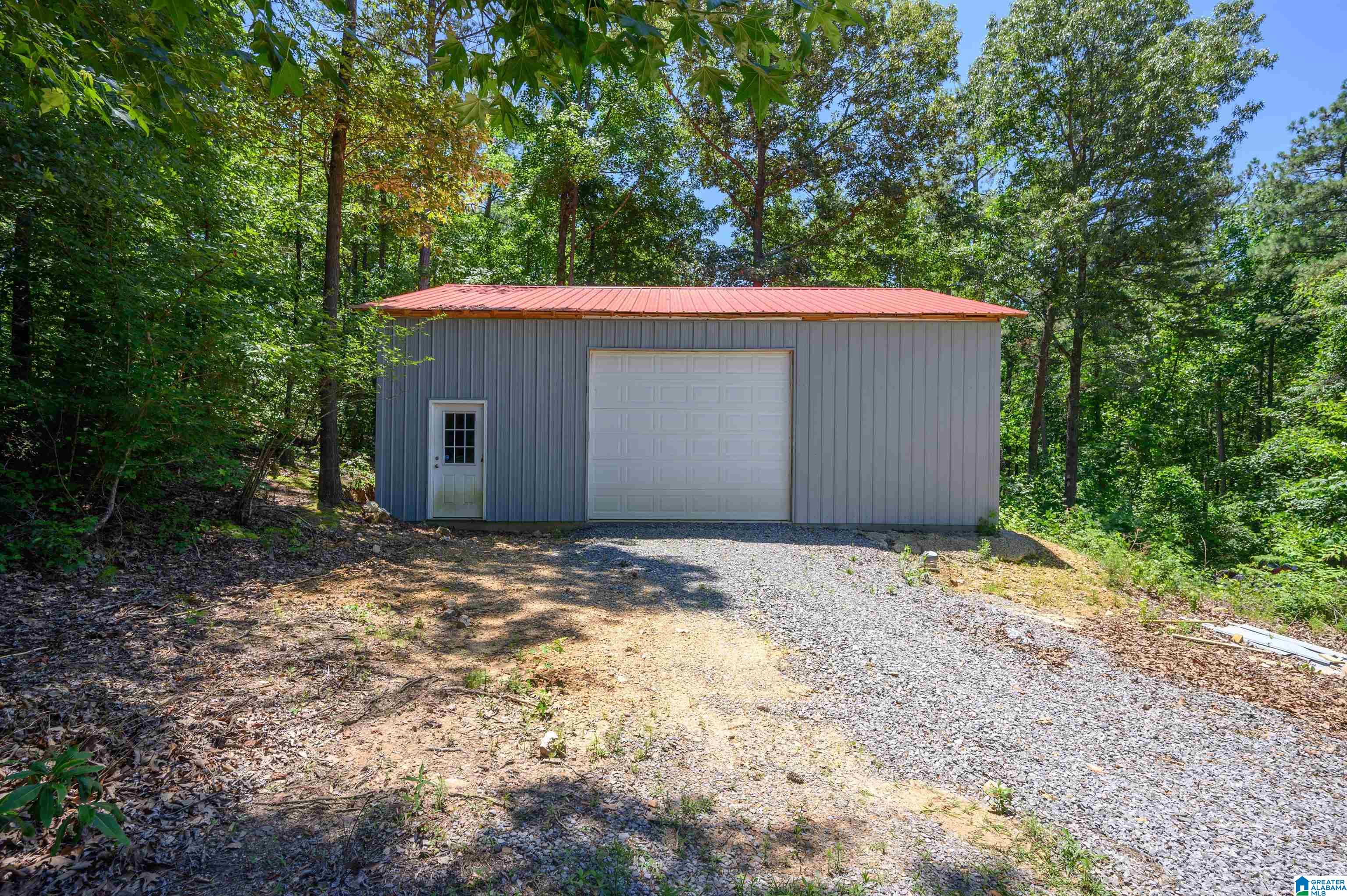285 HIGHWAY 41