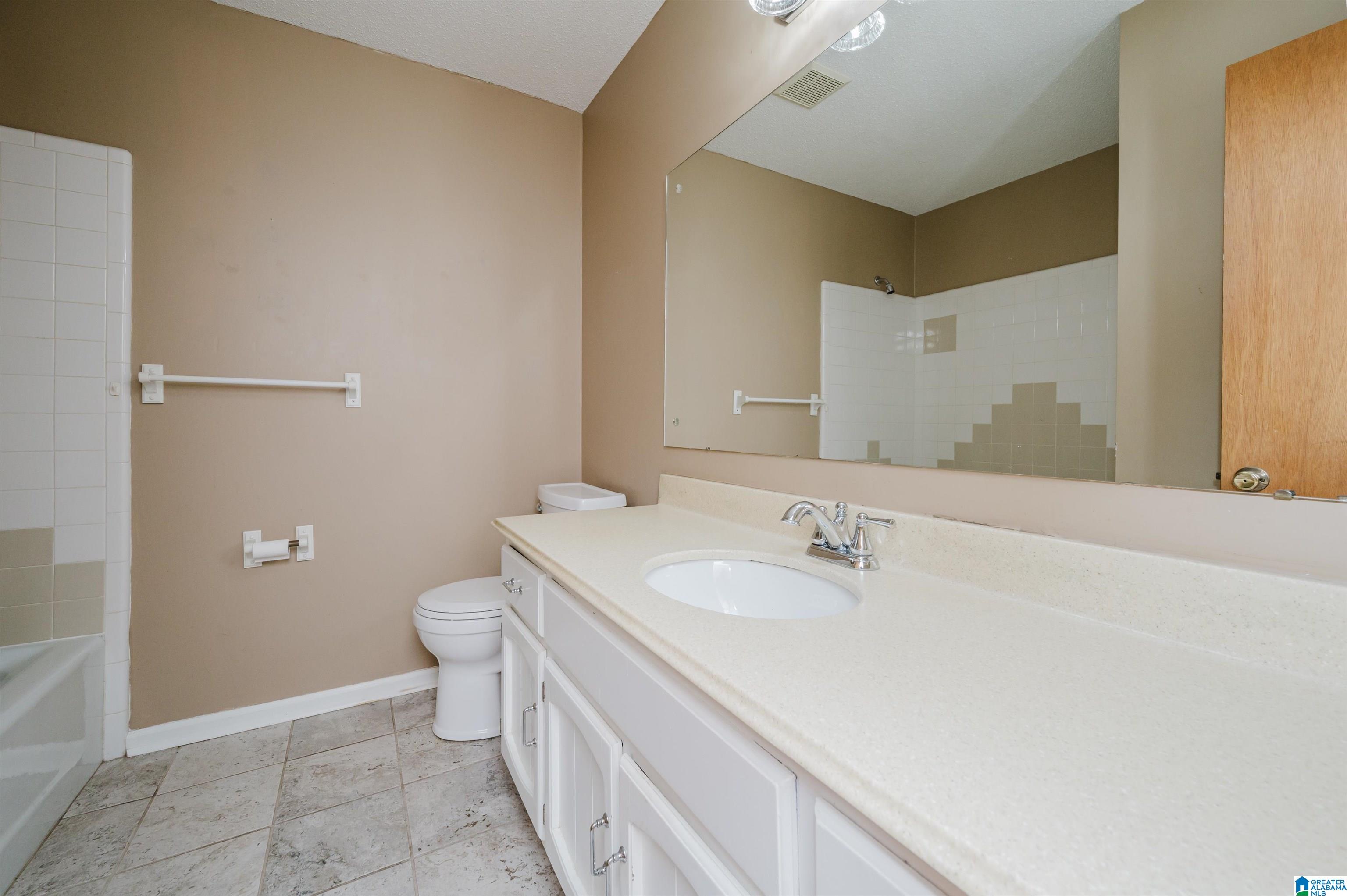 5544 BALBOA COURT