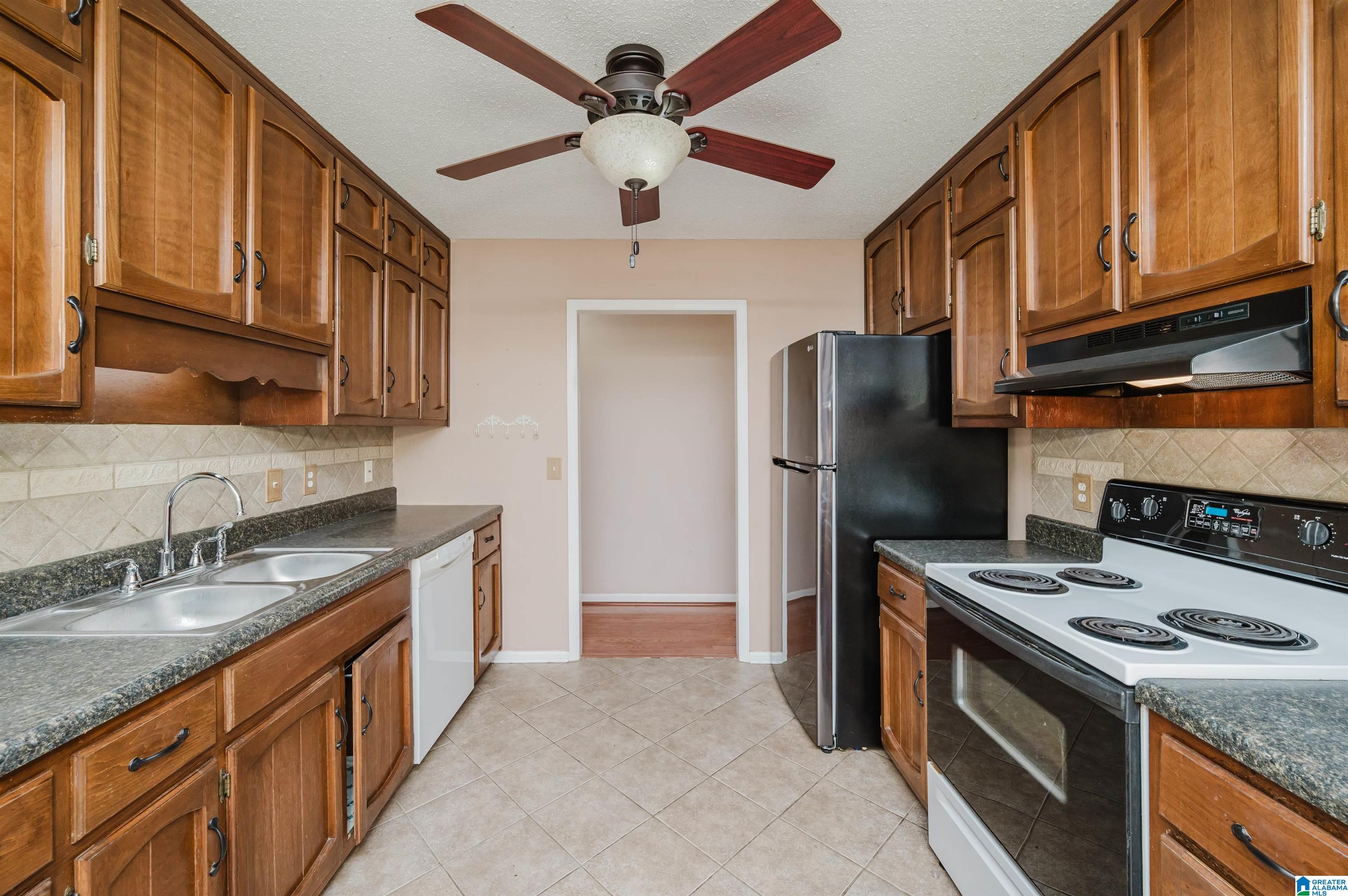 5544 BALBOA COURT