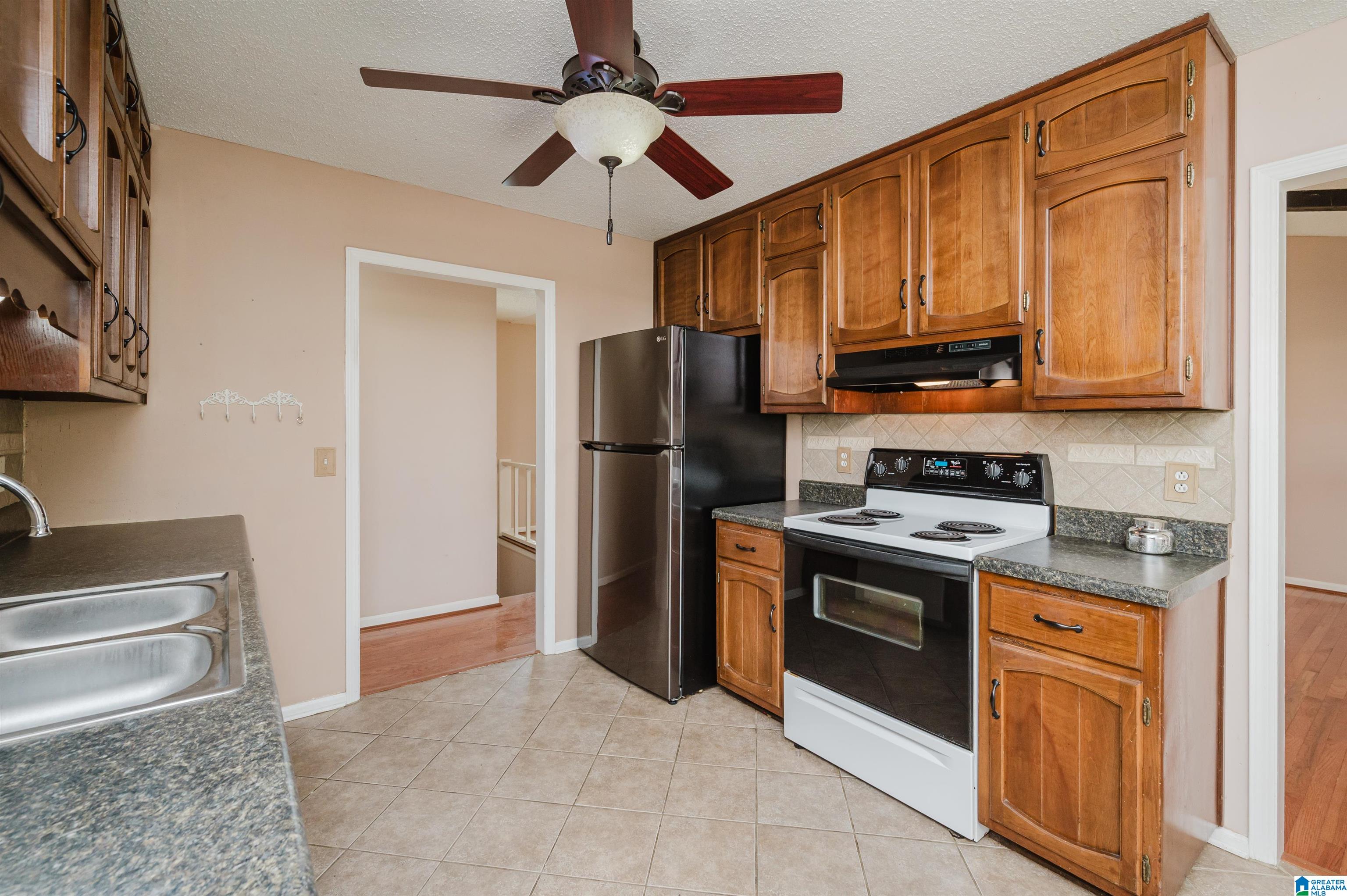 5544 BALBOA COURT