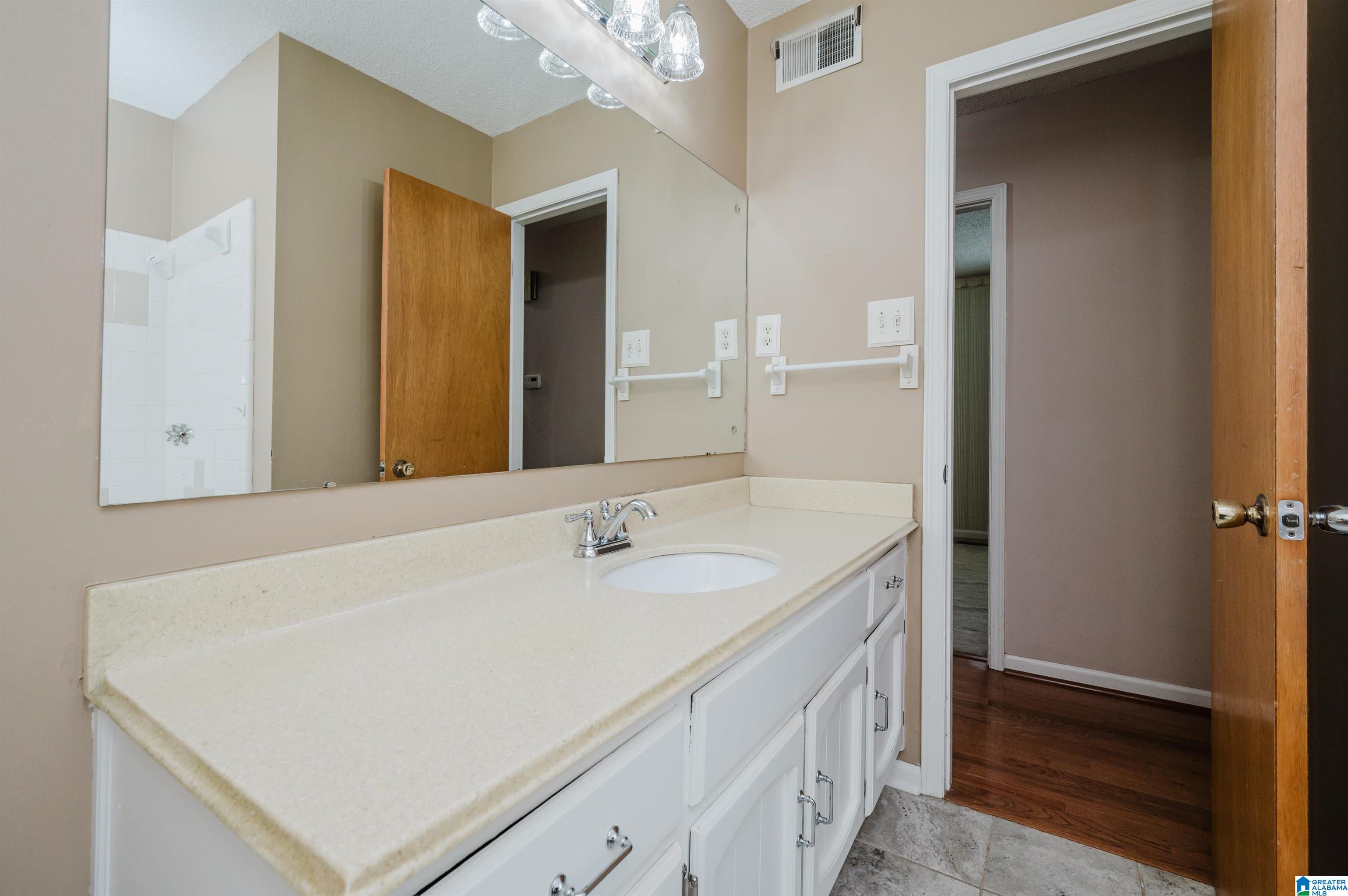5544 BALBOA COURT