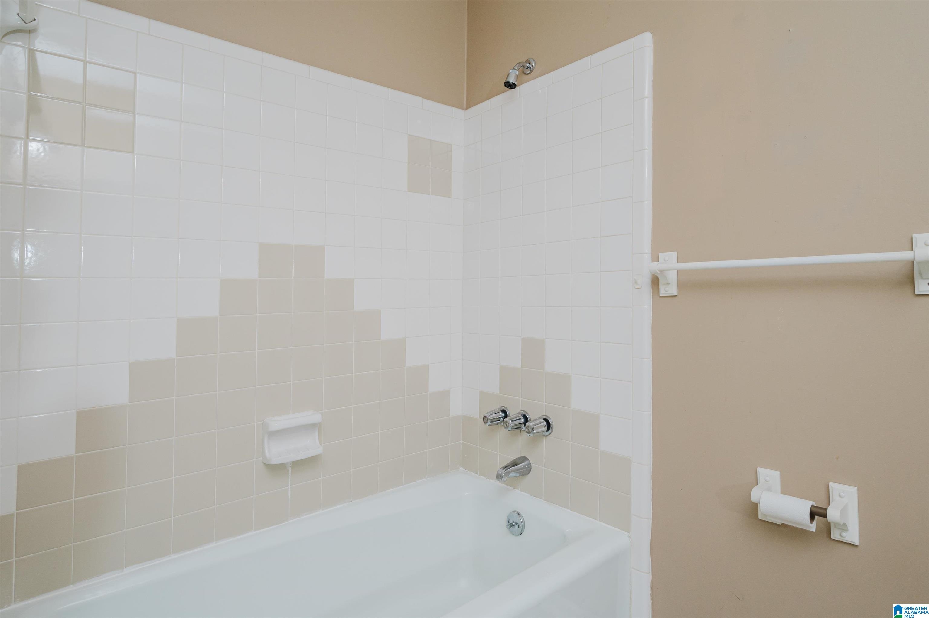 5544 BALBOA COURT