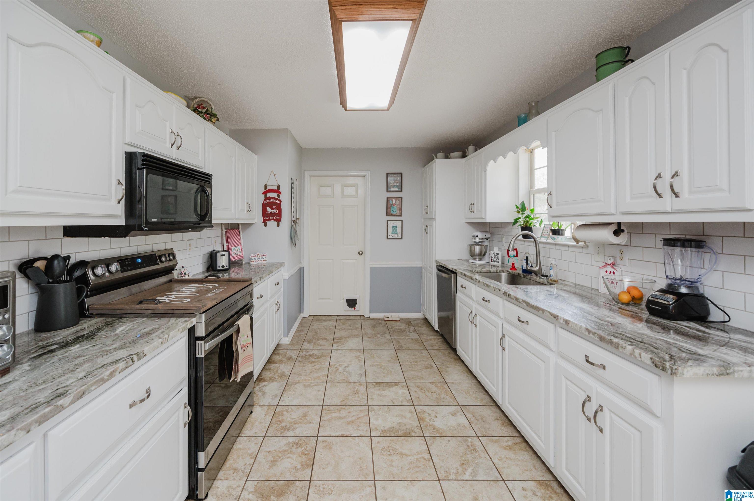 2700 WINDWOOD DRIVE