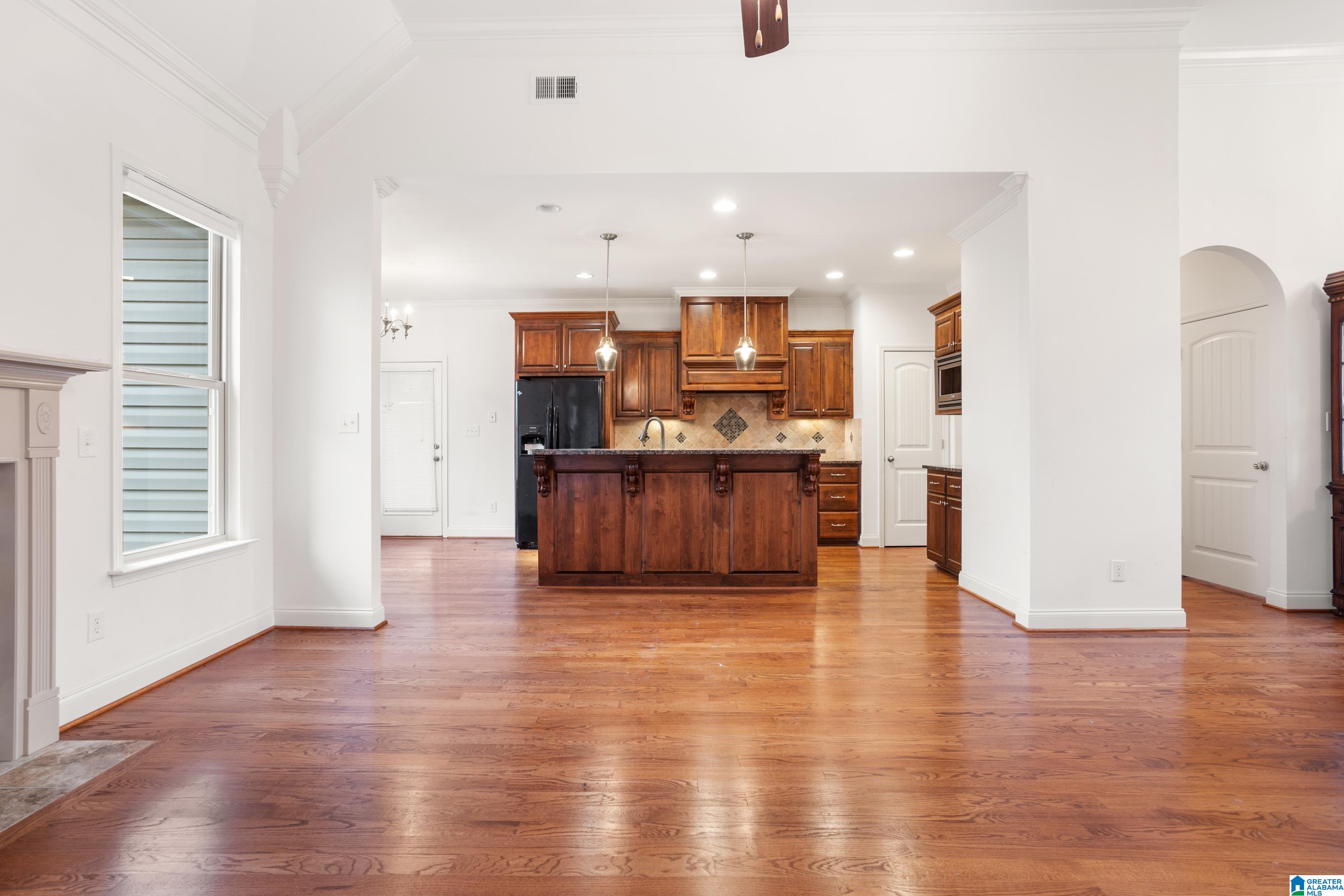 3013 LARKSPUR LANE