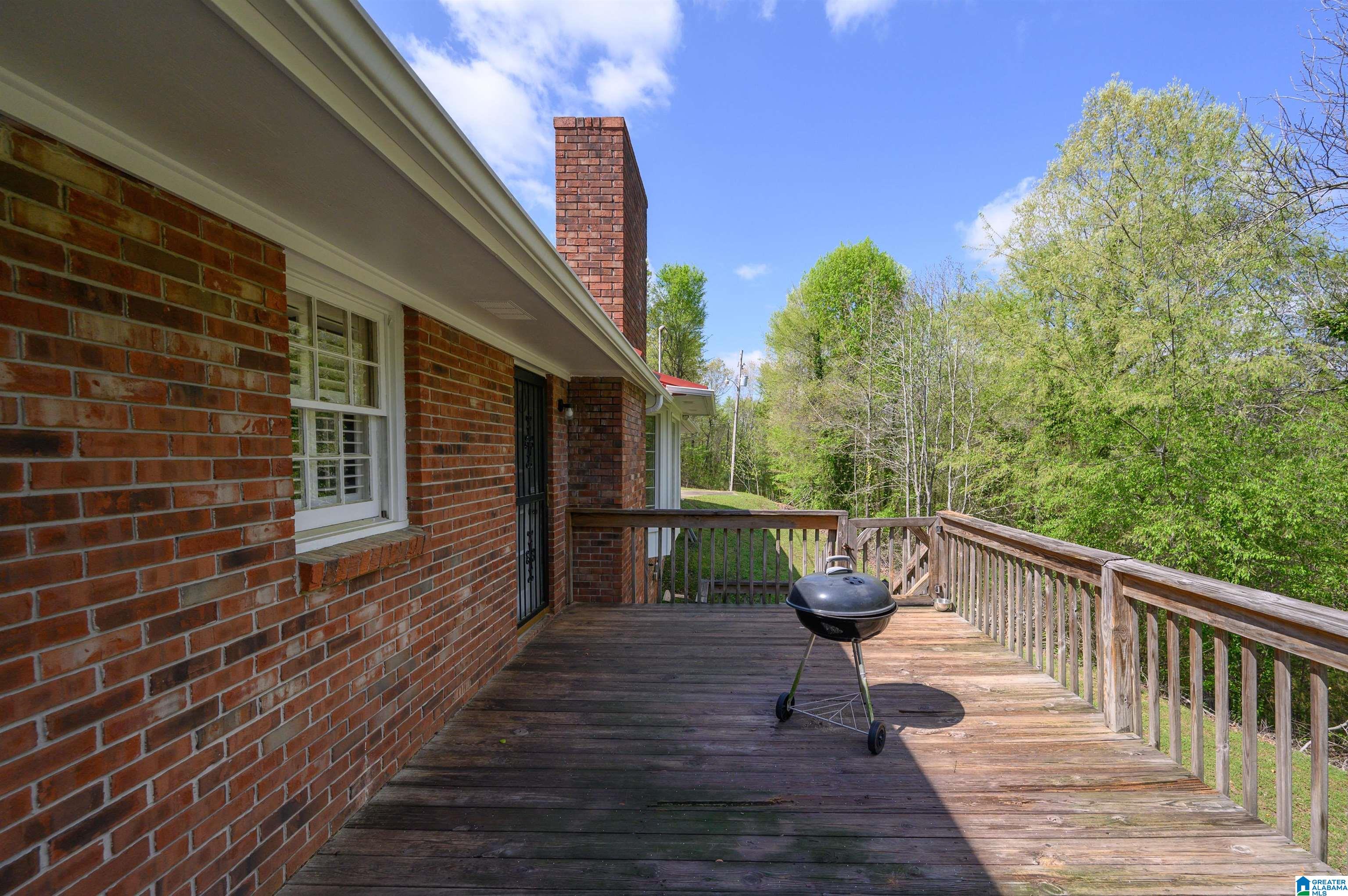 445 RIDGEWOOD DRIVE