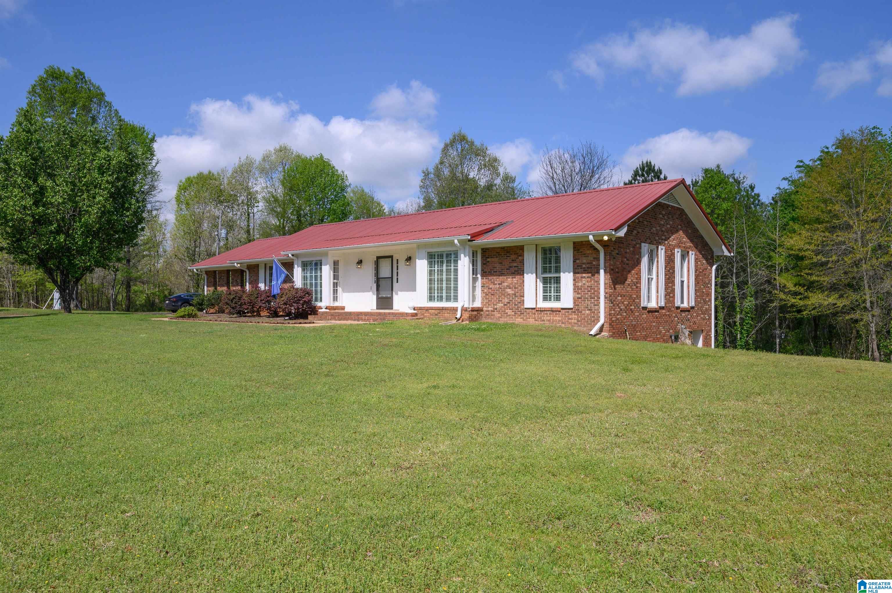 445 RIDGEWOOD DRIVE