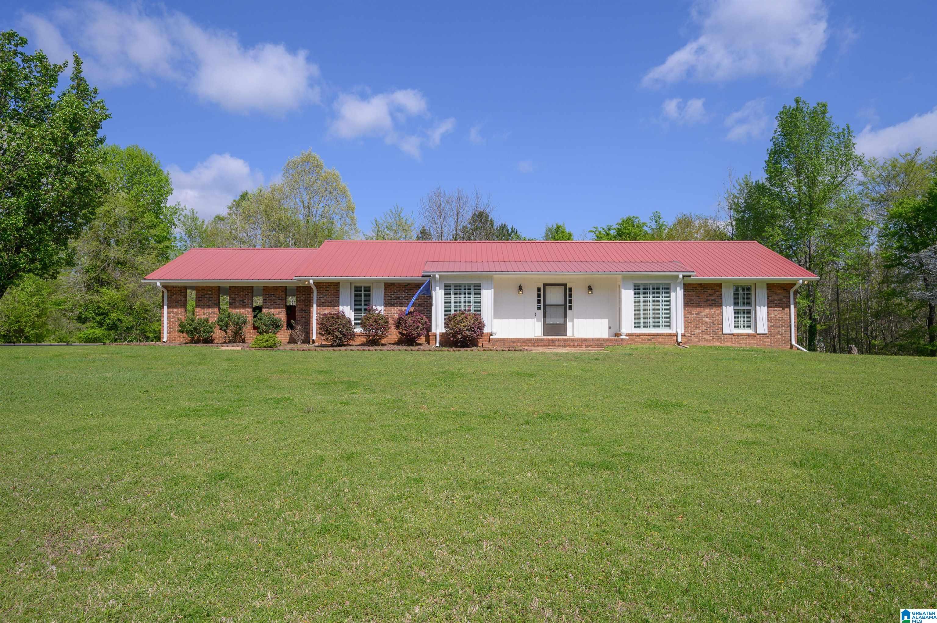 445 RIDGEWOOD DRIVE