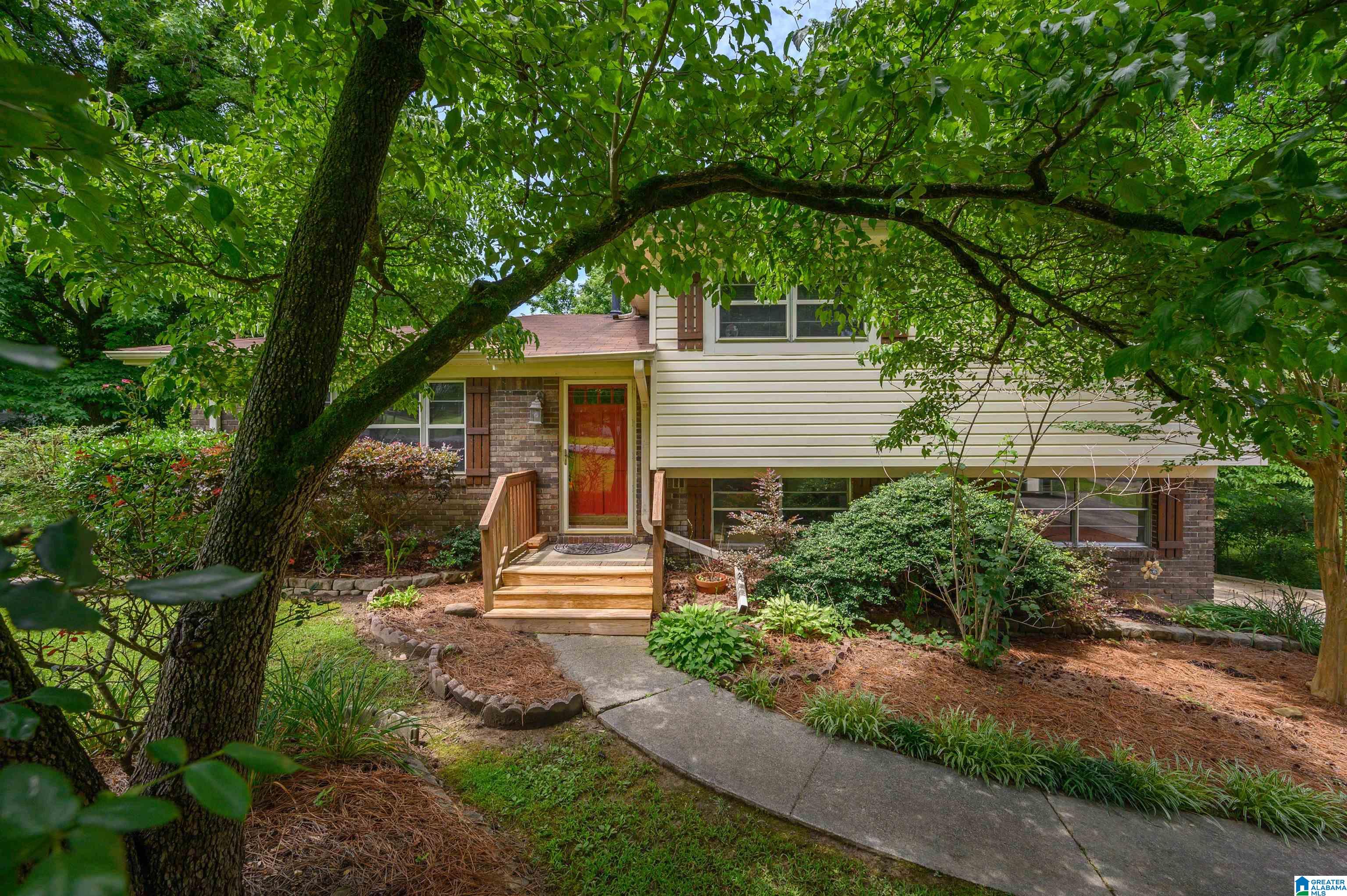 3204 WAXBERRY LANE