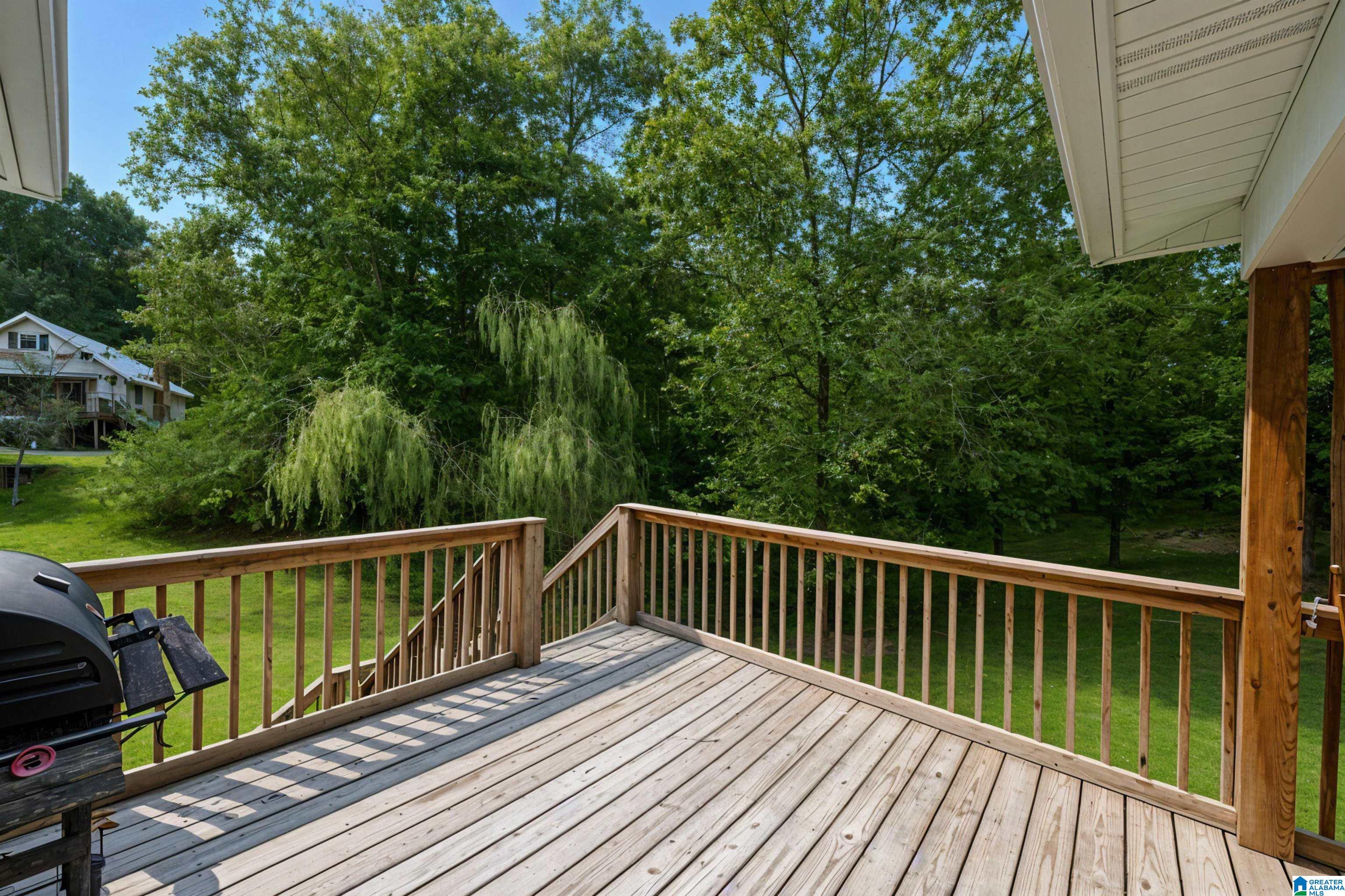 585 ROBBINS ROAD