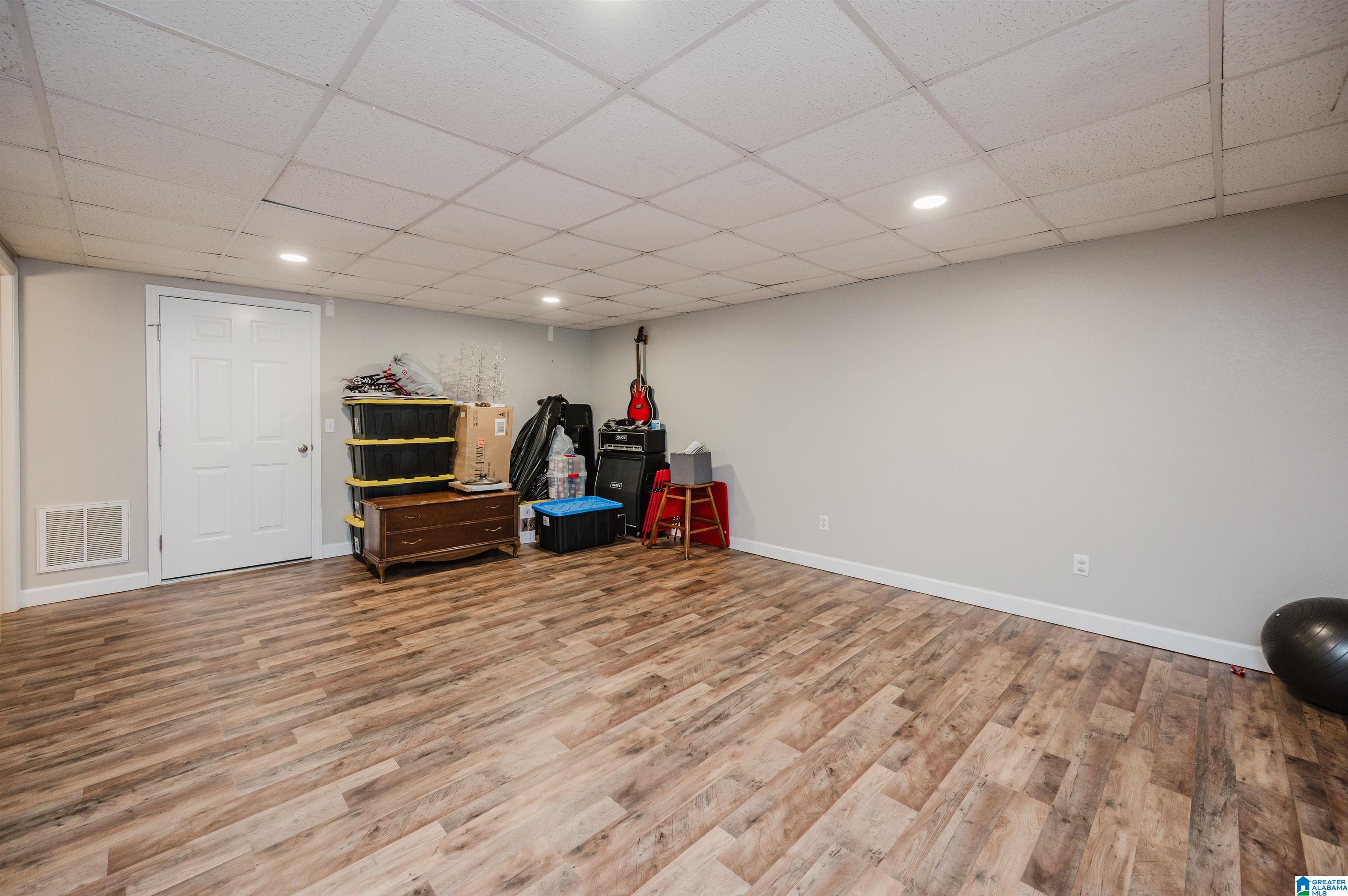 585 ROBBINS ROAD