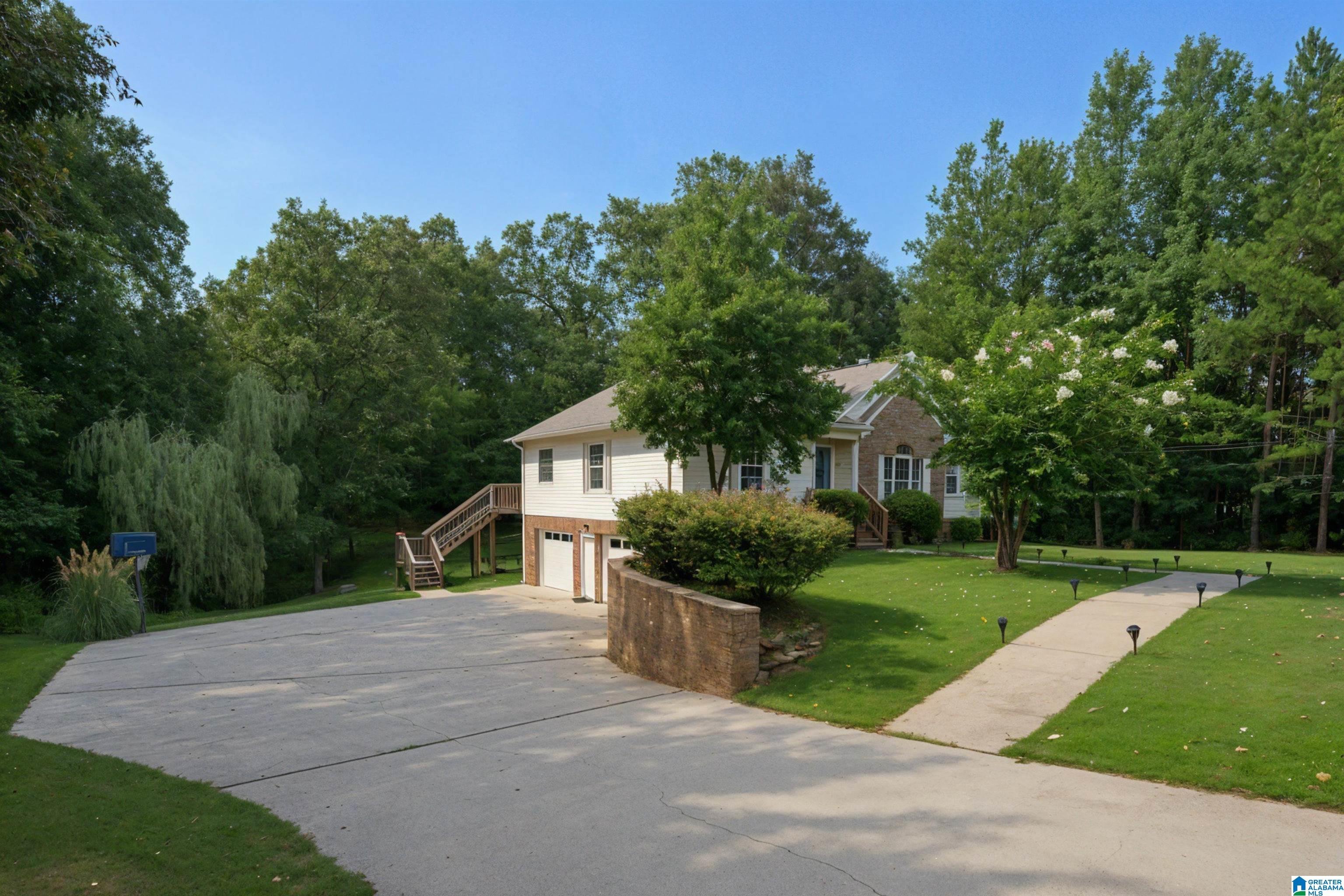 585 ROBBINS ROAD