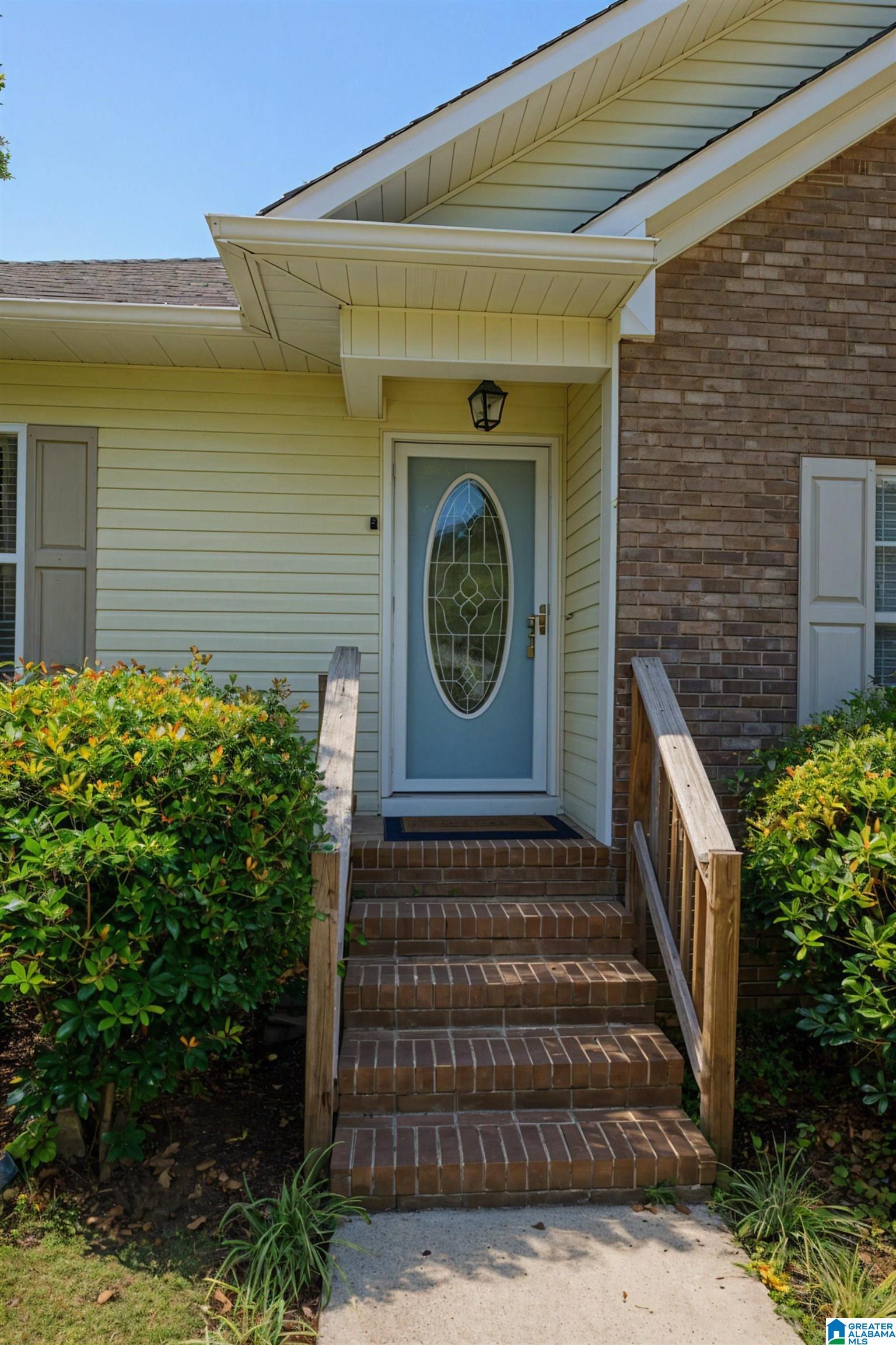 585 ROBBINS ROAD