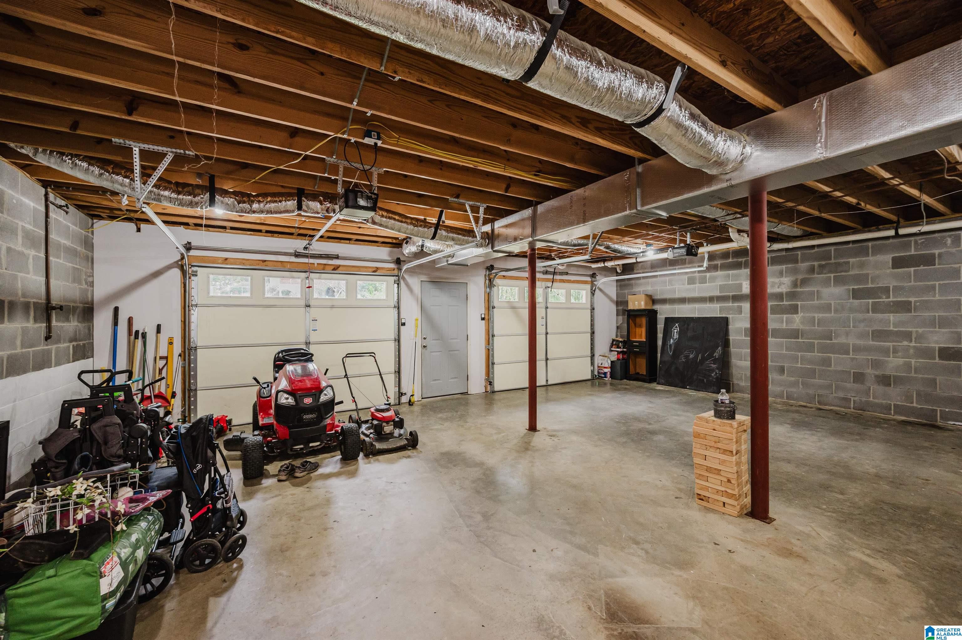 585 ROBBINS ROAD