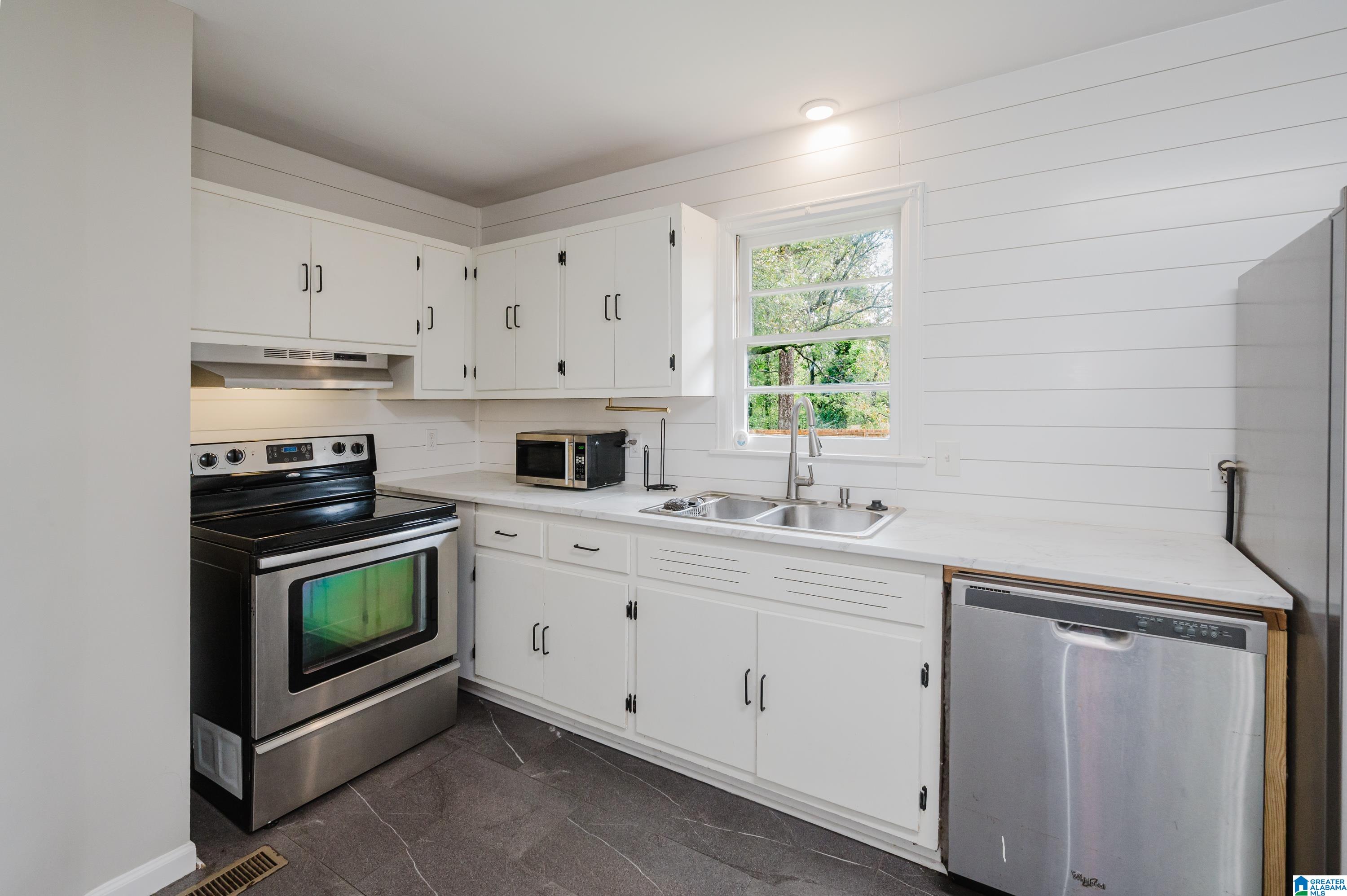 1807 HICKORY LANE