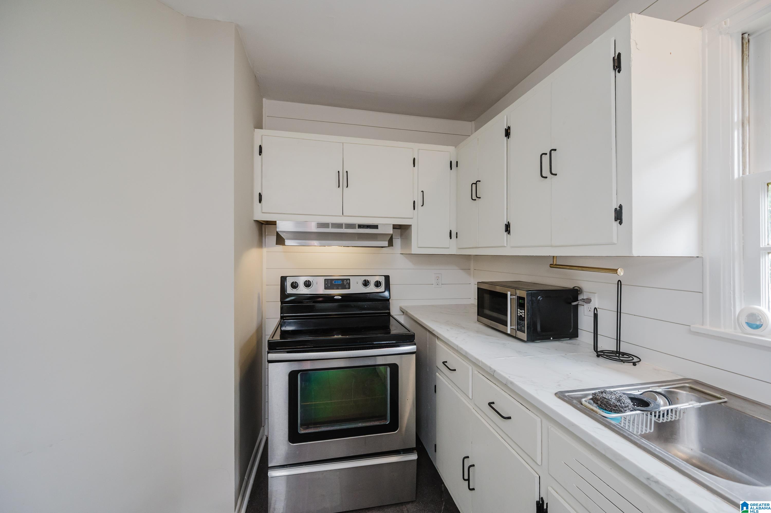 1807 HICKORY LANE