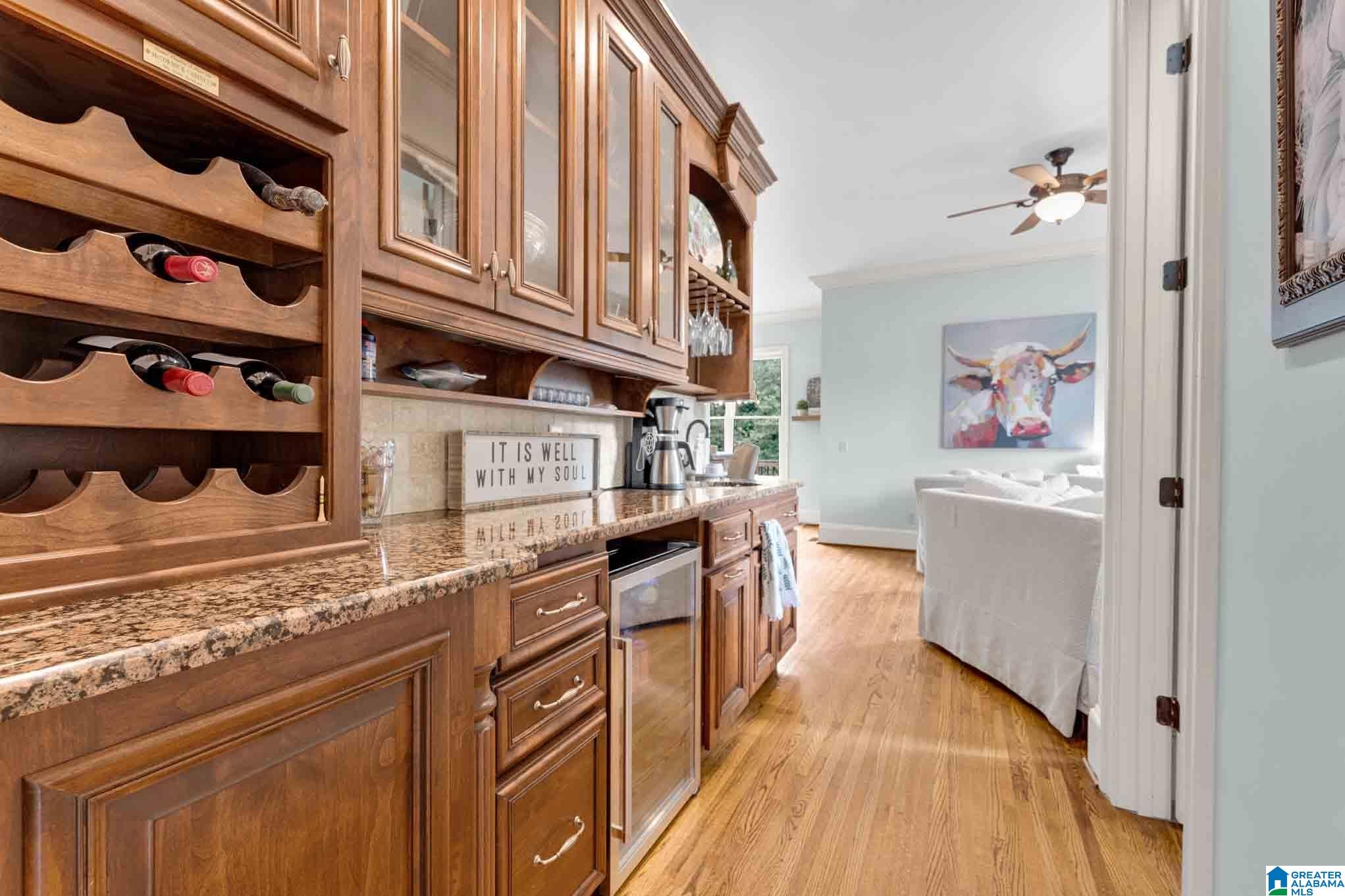 805 ROSEMARY WAY