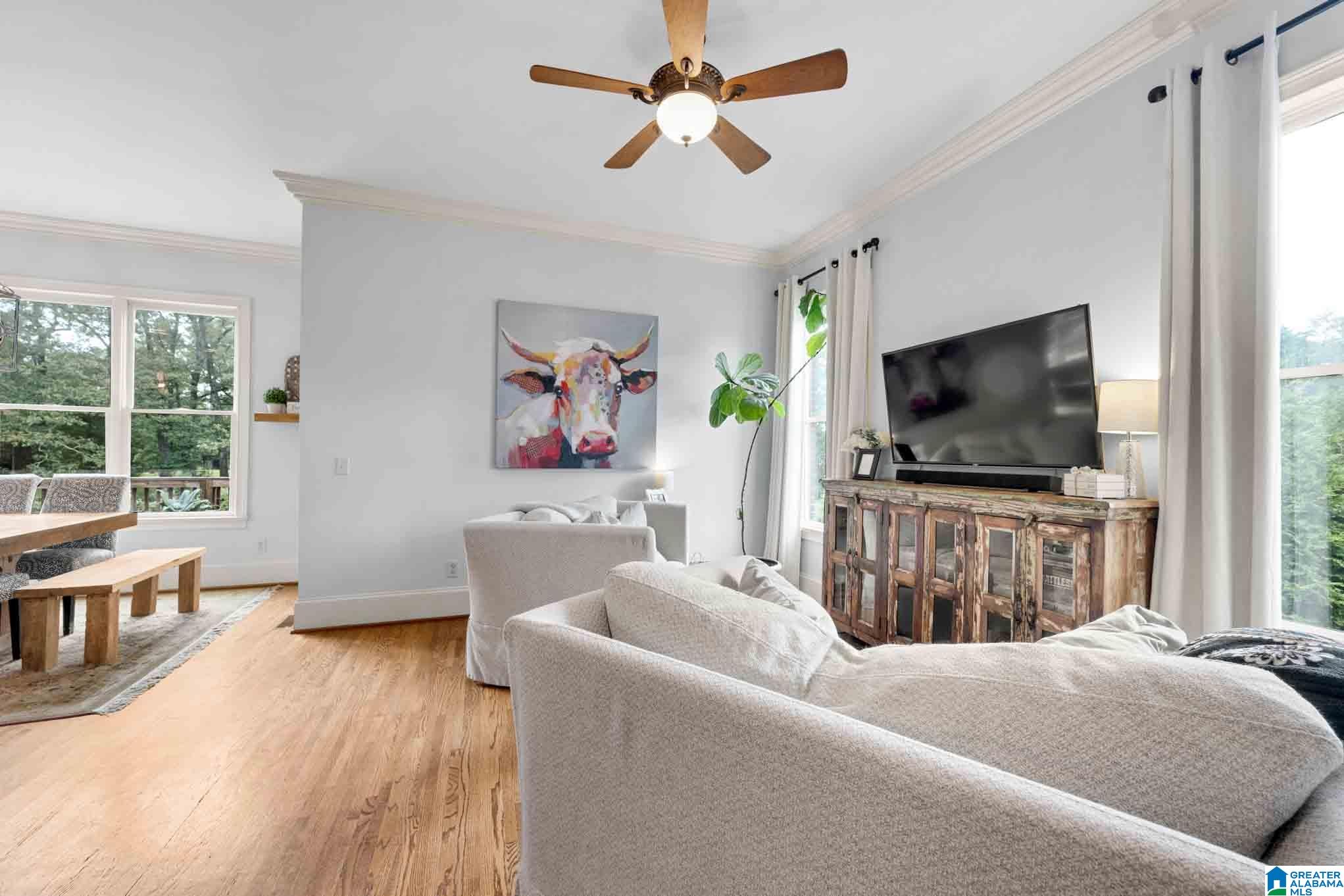 805 ROSEMARY WAY