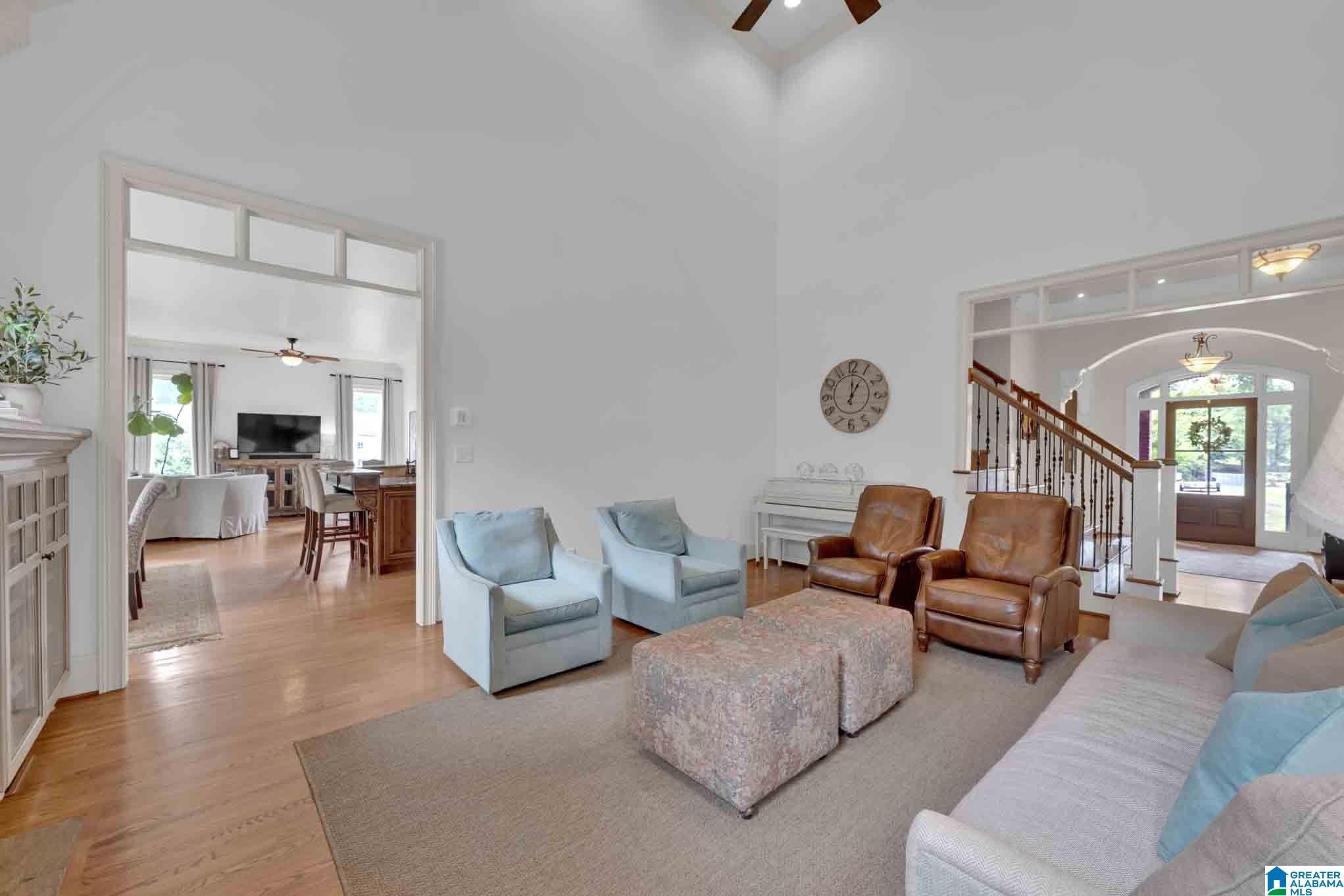 805 ROSEMARY WAY