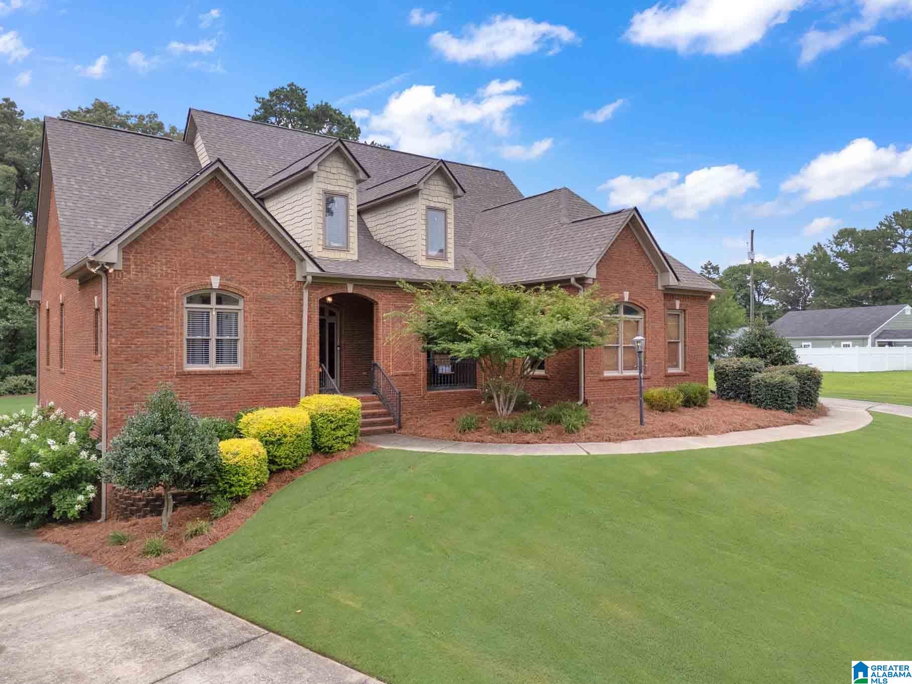 805 ROSEMARY WAY