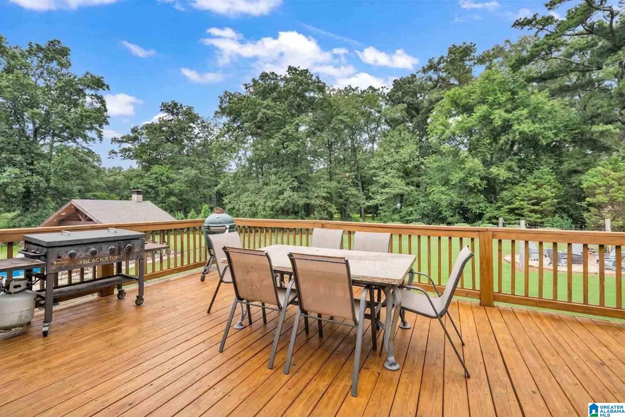 805 ROSEMARY WAY