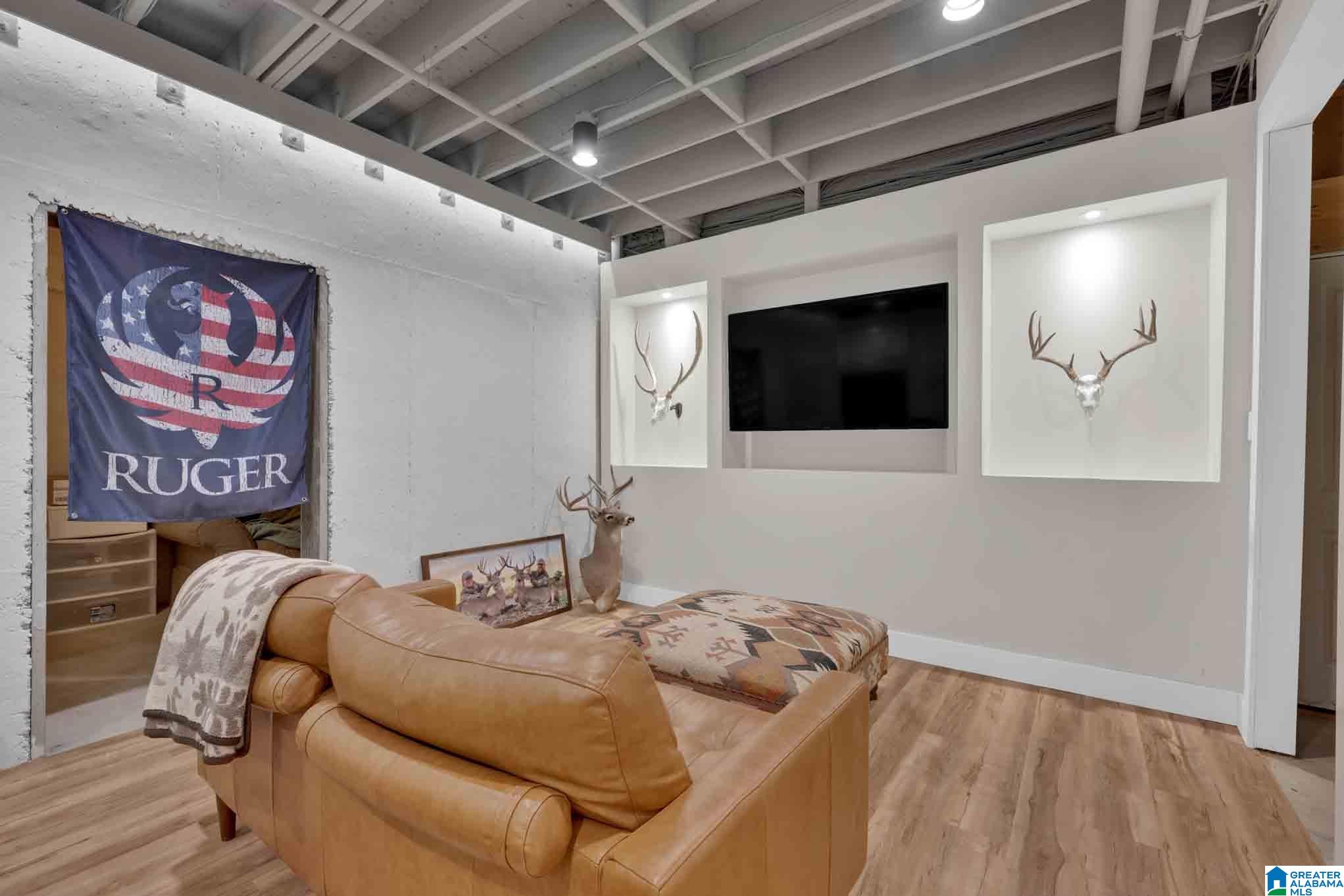 805 ROSEMARY WAY