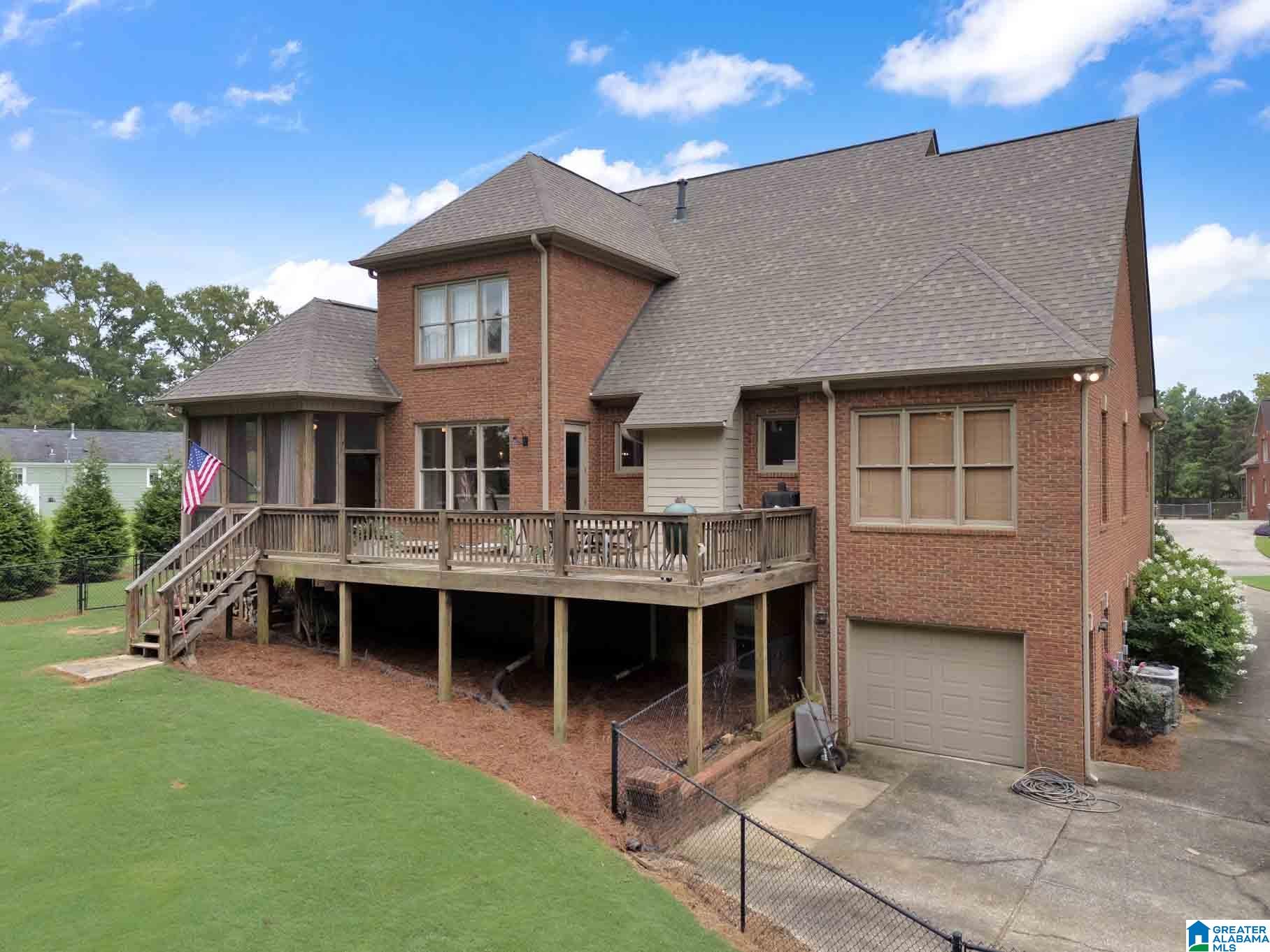 805 ROSEMARY WAY
