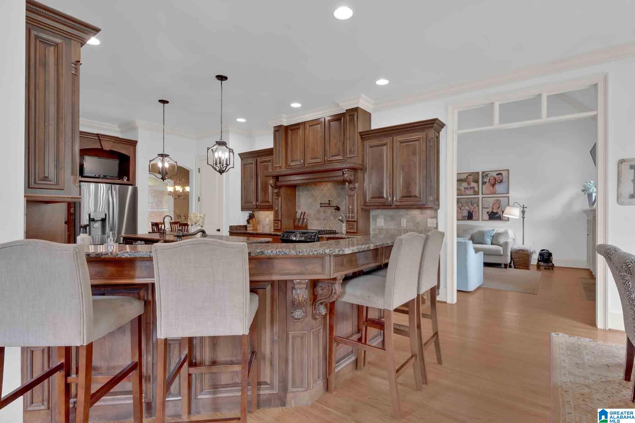 805 ROSEMARY WAY