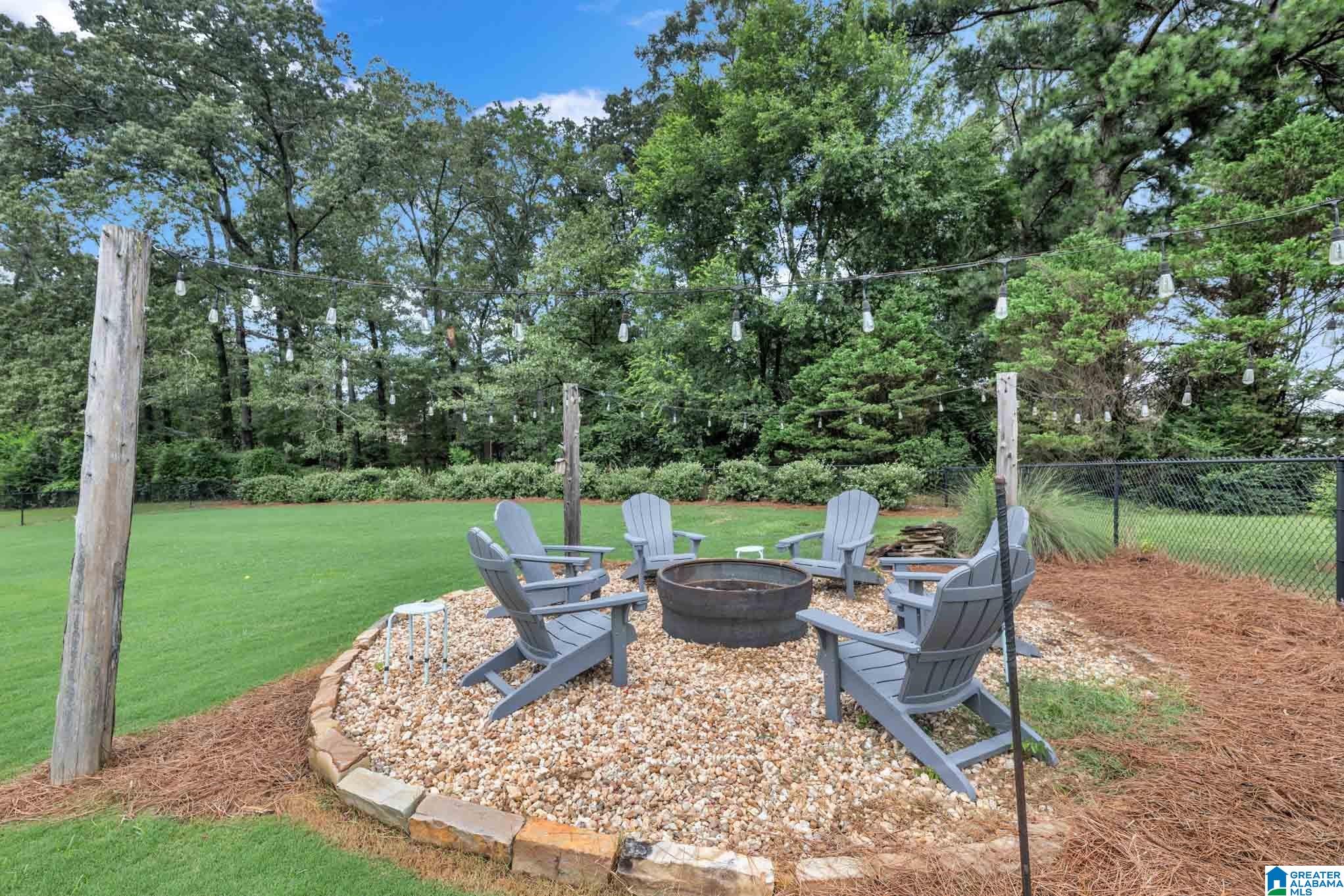 805 ROSEMARY WAY