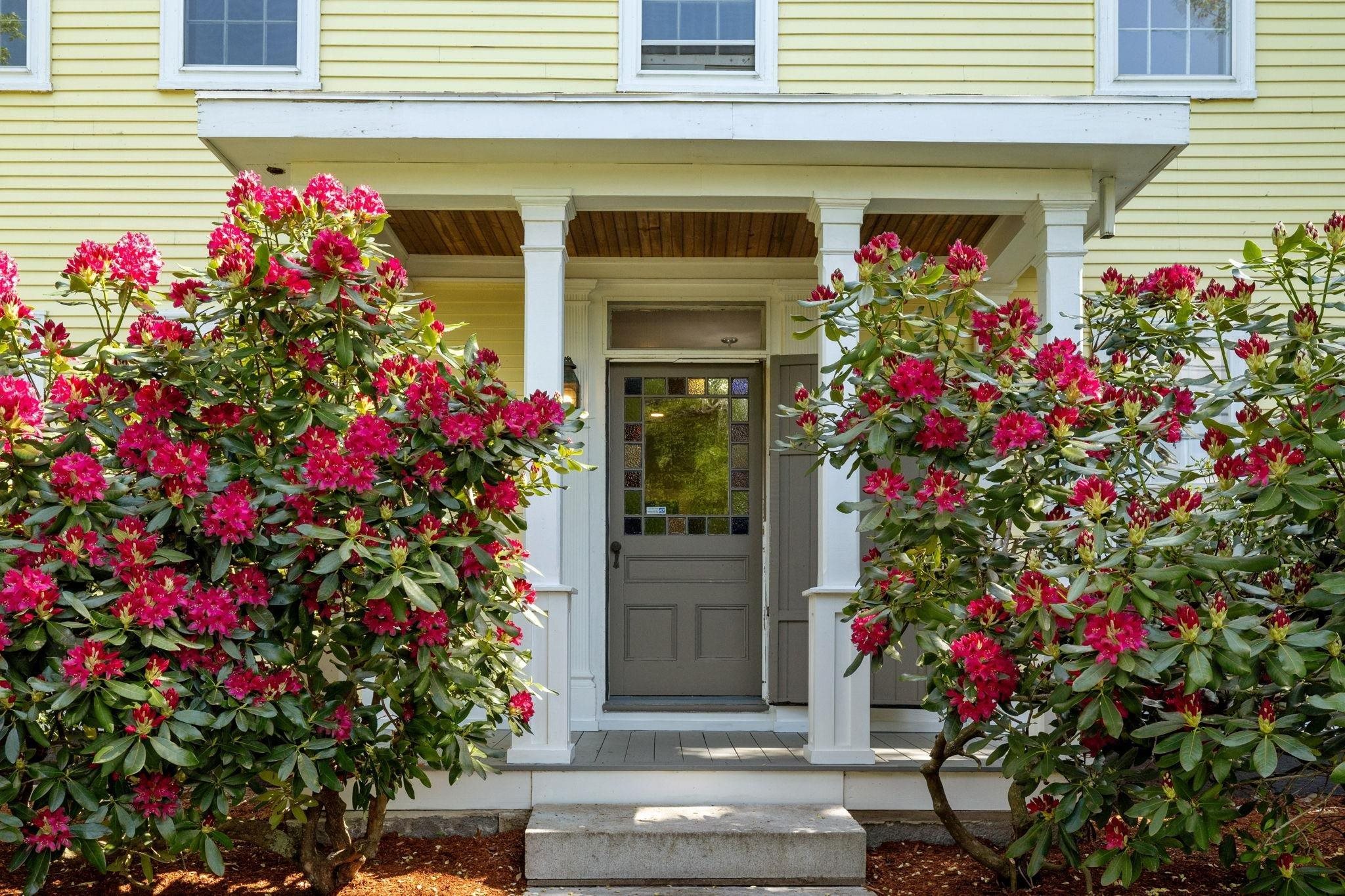 51 E Derry Road