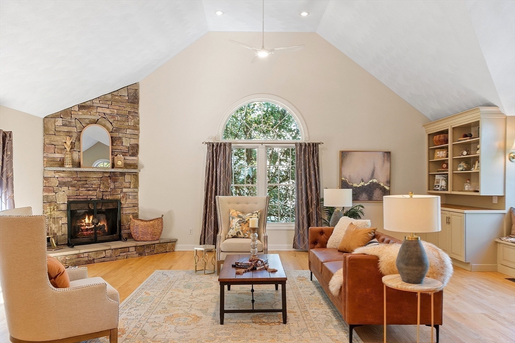 10 Olde Taverne Lane