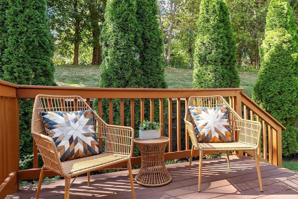 10 Olde Taverne Lane