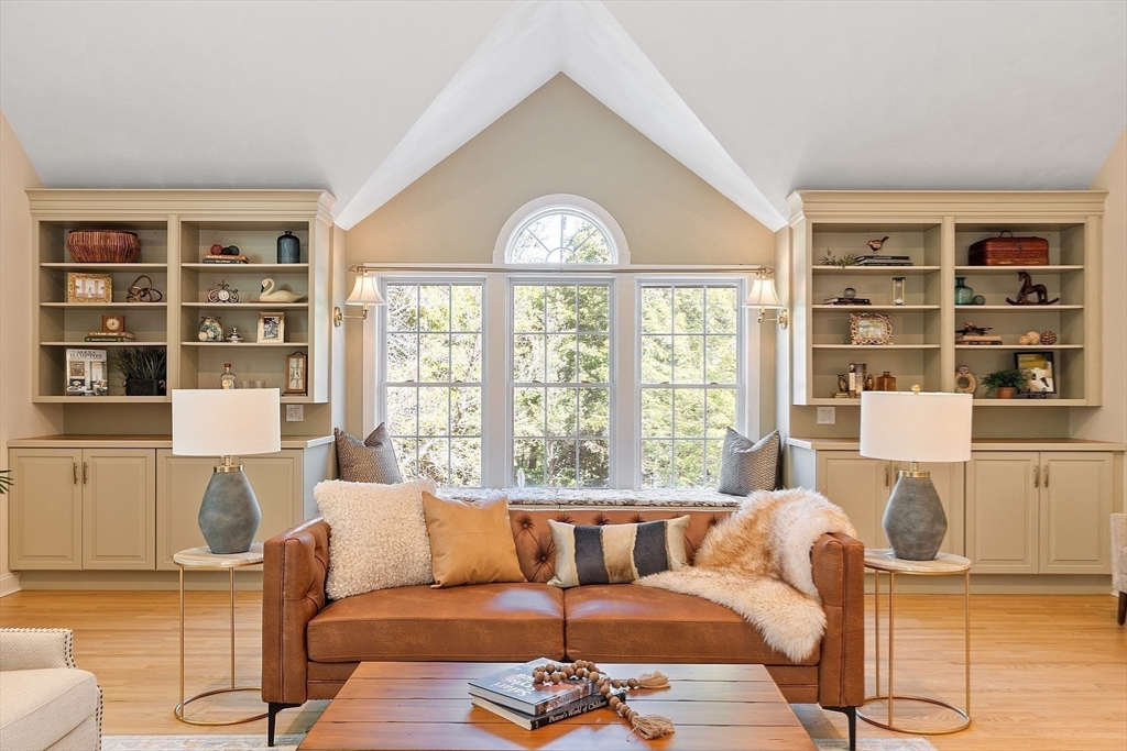 10 Olde Taverne Lane