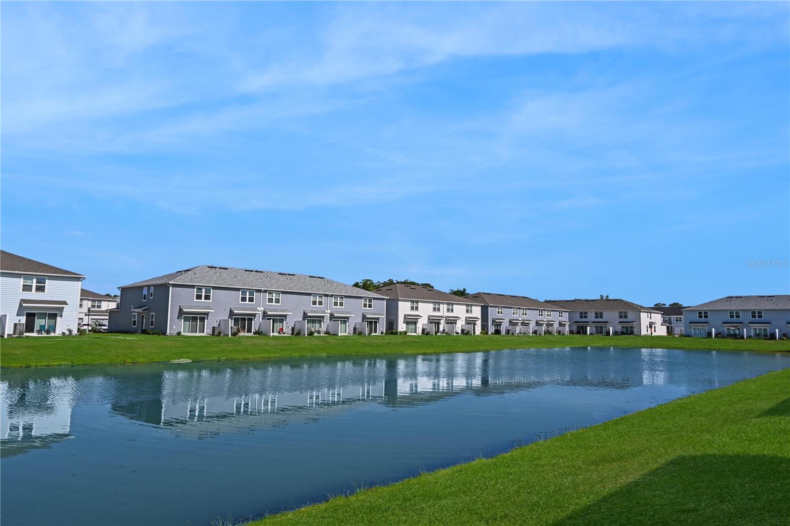 4710 SPARKLING SHELL AVE