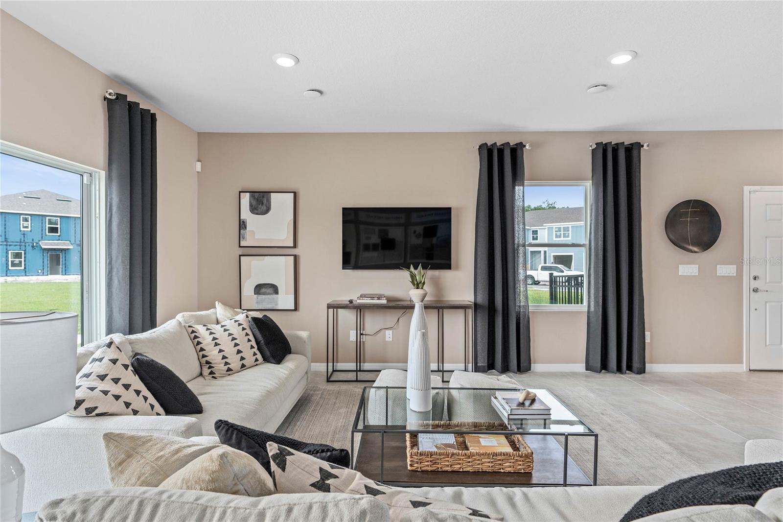 4710 SPARKLING SHELL AVE