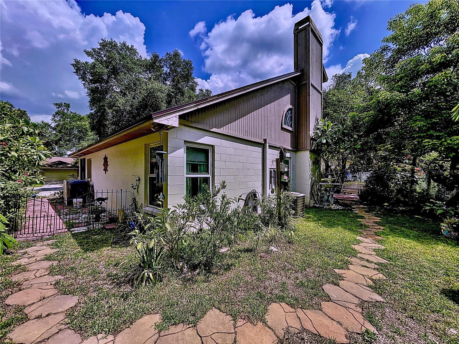 1711 SPINNING WHEEL DR