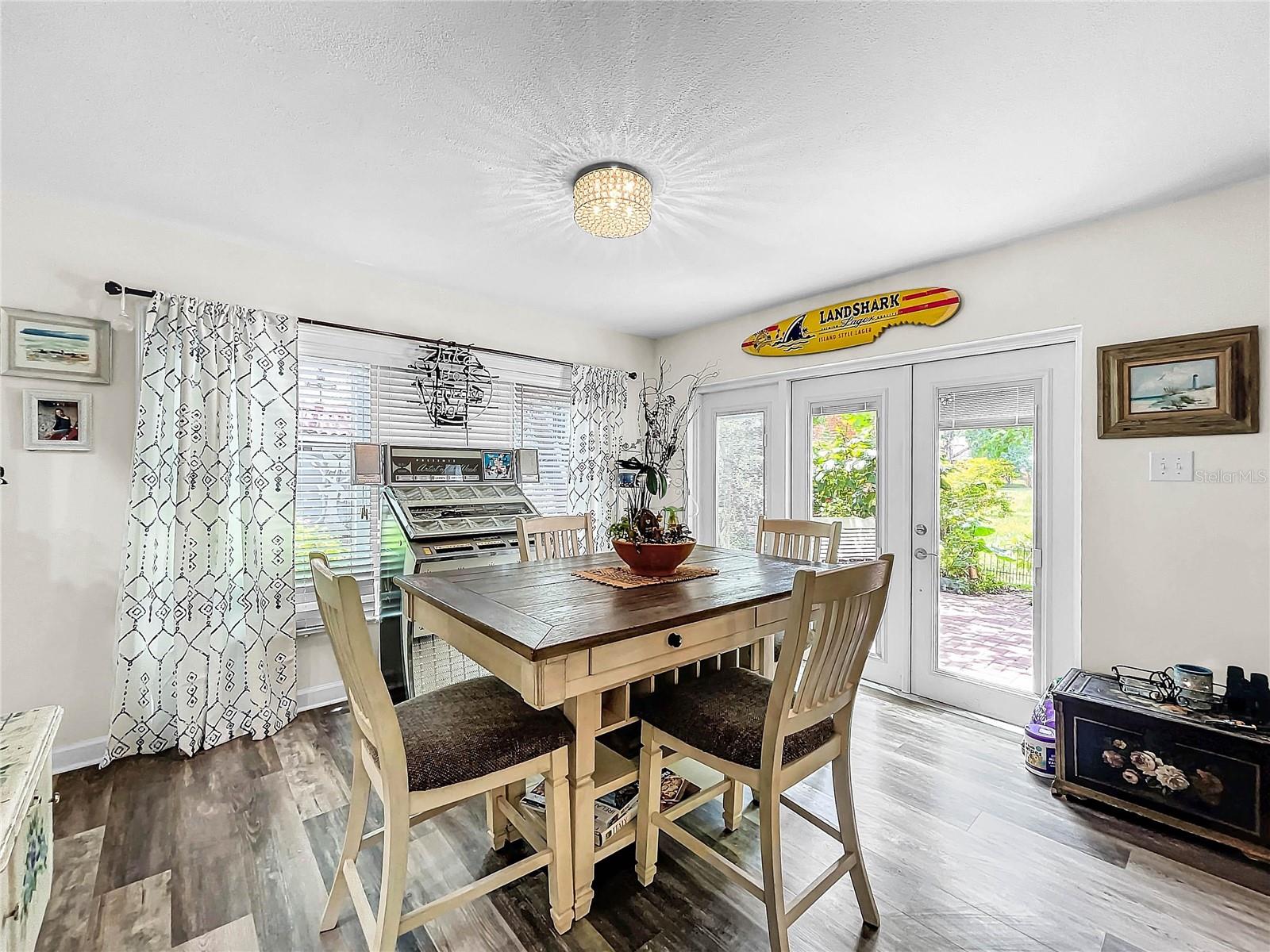 1711 SPINNING WHEEL DR