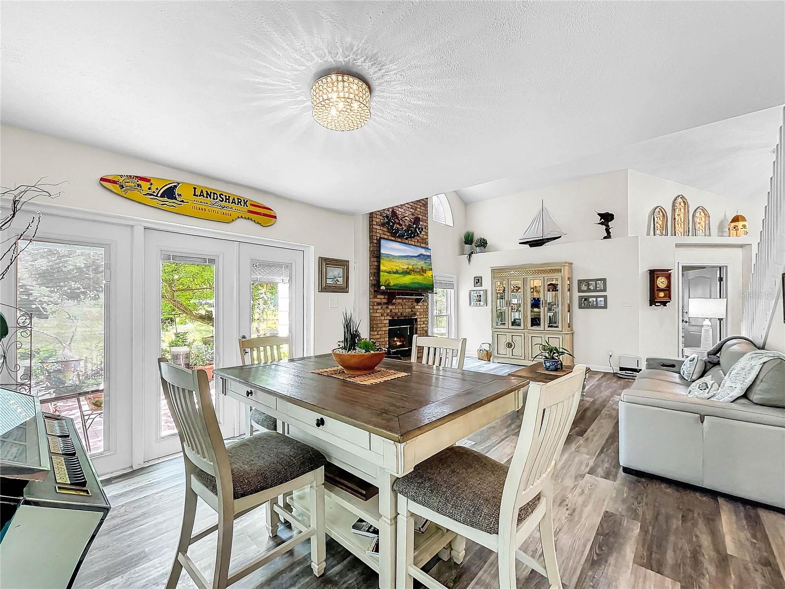 1711 SPINNING WHEEL DR