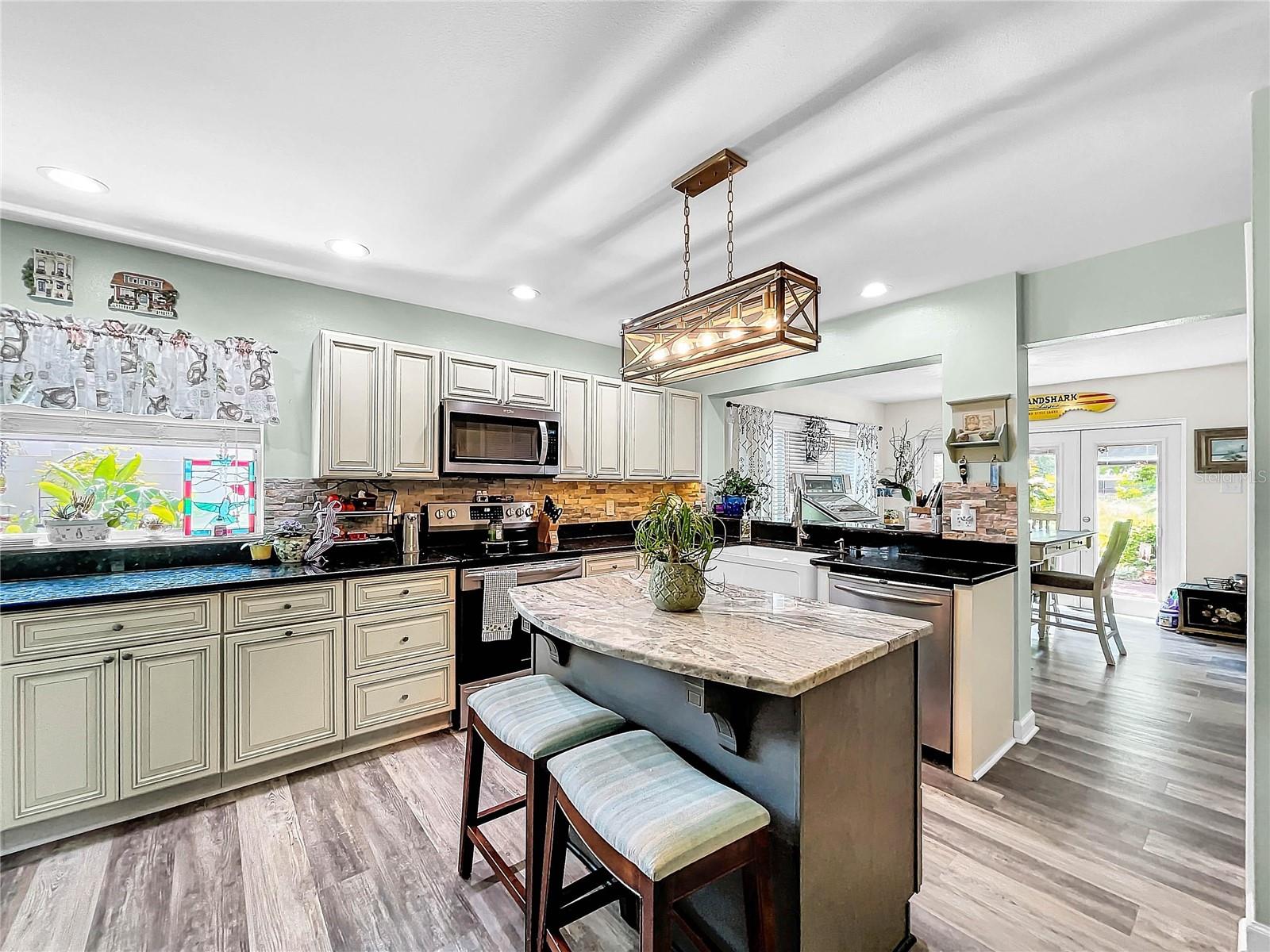 1711 SPINNING WHEEL DR