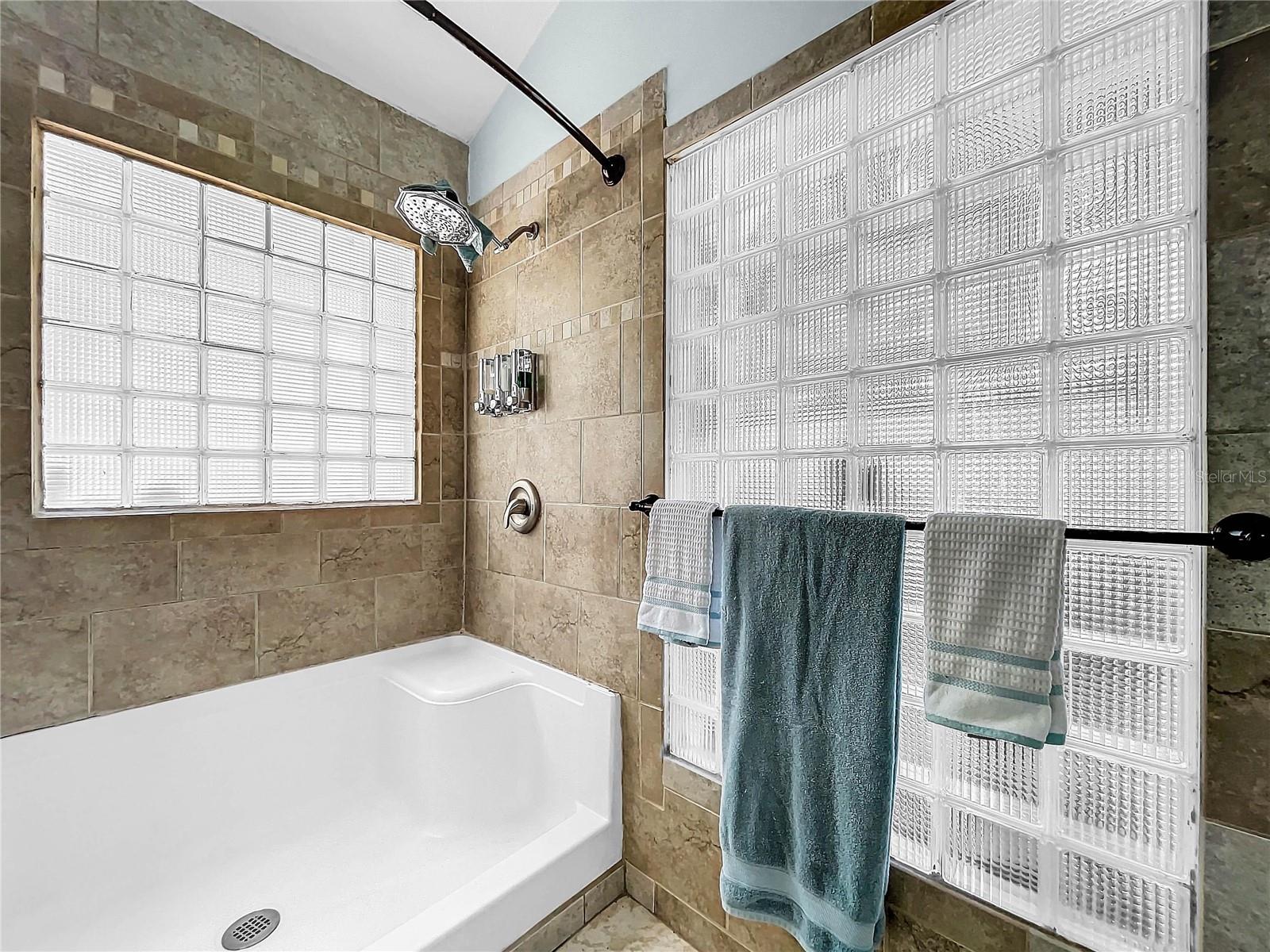 1711 SPINNING WHEEL DR